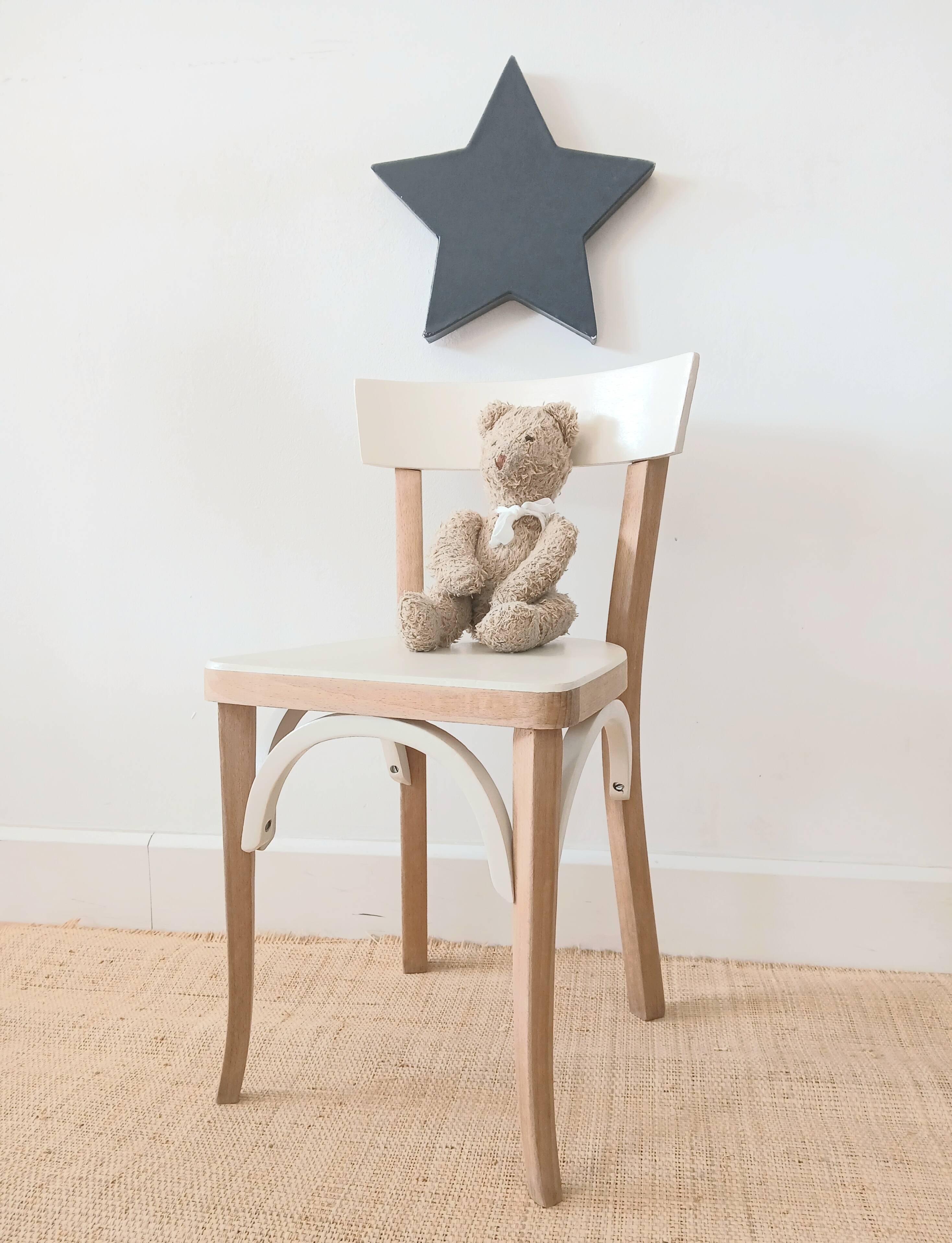 BAUMANN CHILDREN'S DESK CHAIR