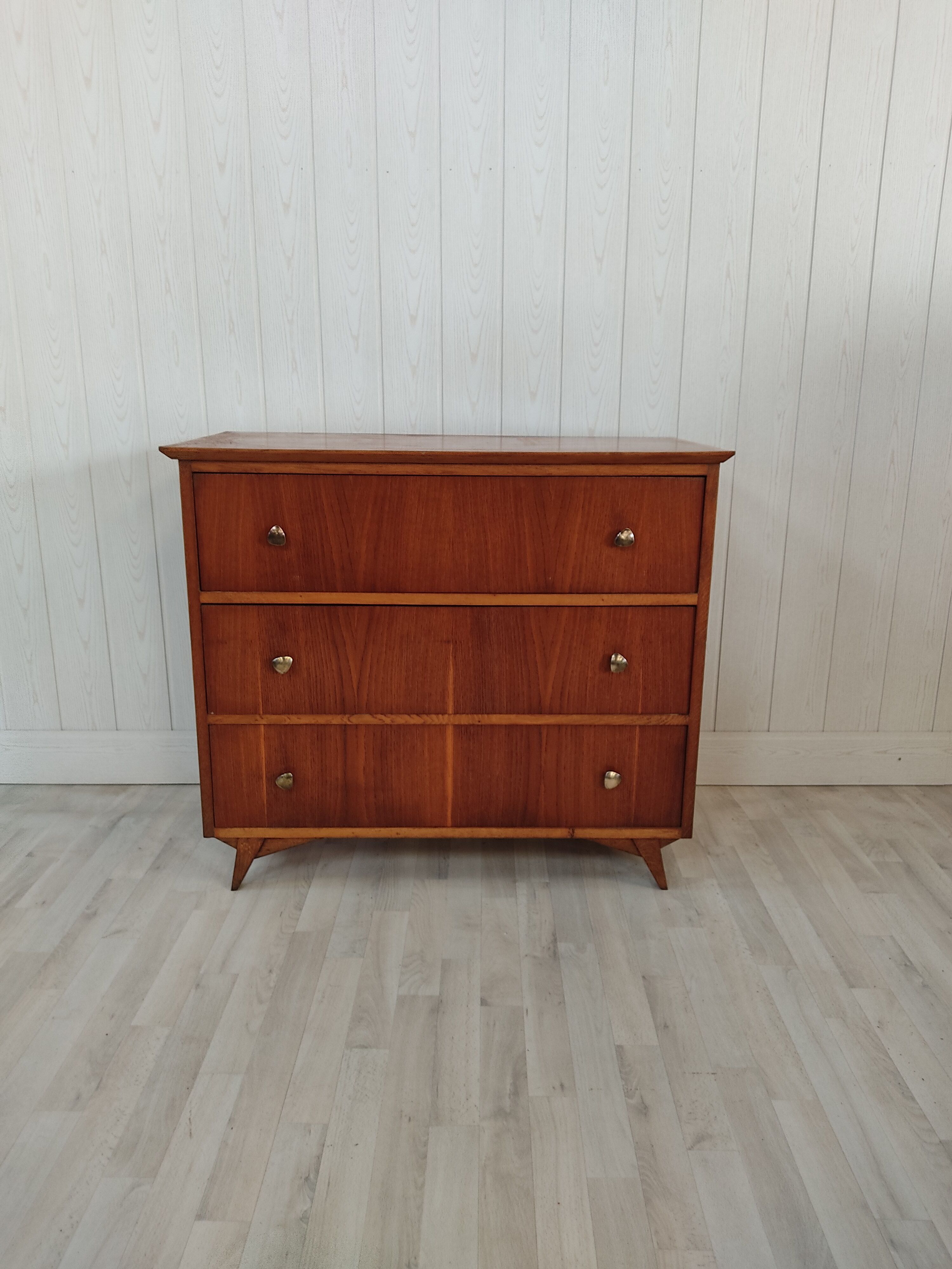 Commodity vintage feet compass