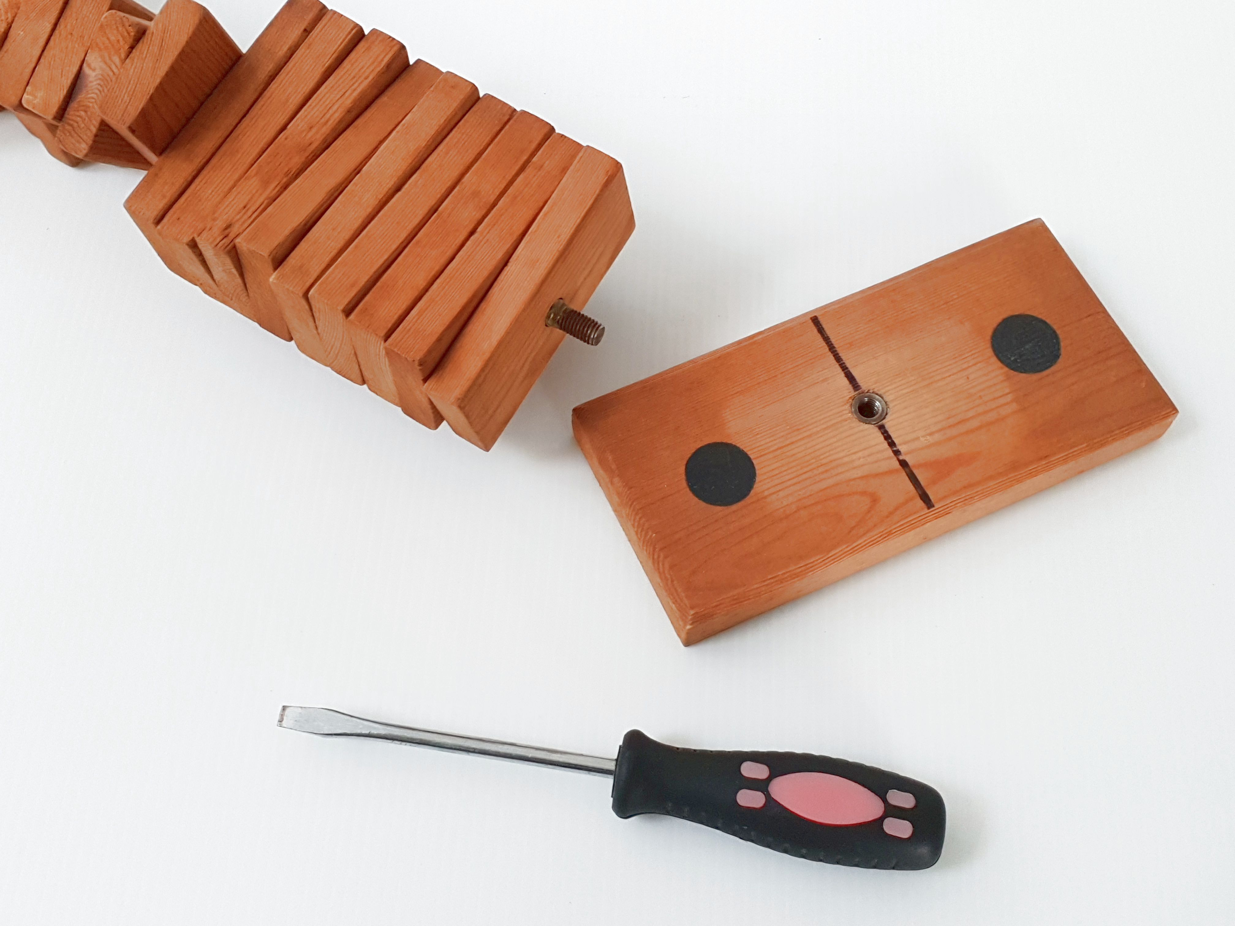 Vintage pine dominoes game 1970