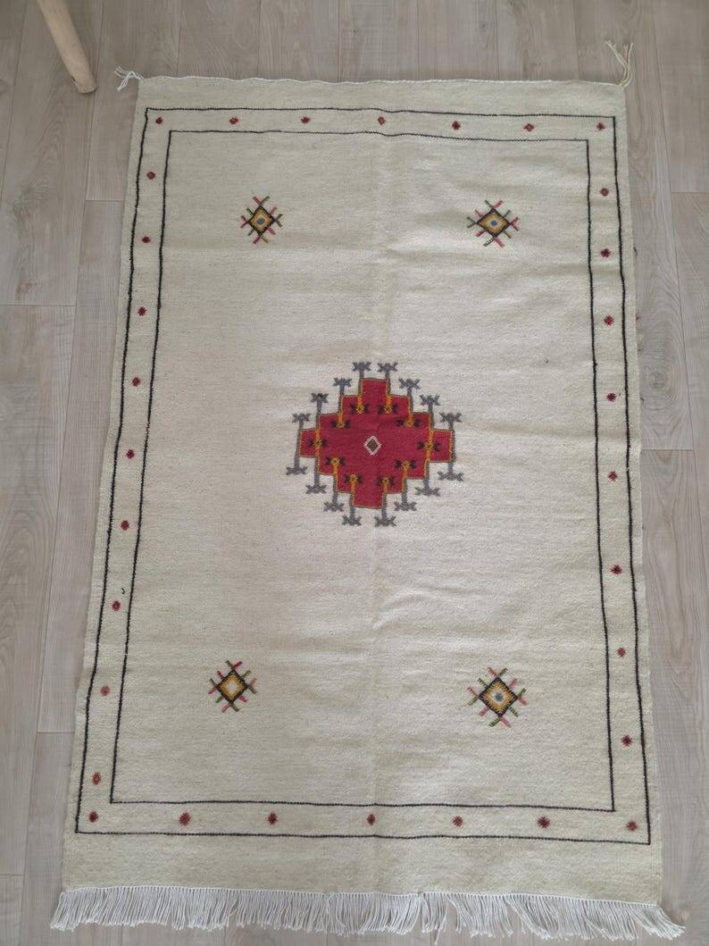 Handwoven Moroccan Berber rug 150/250cm