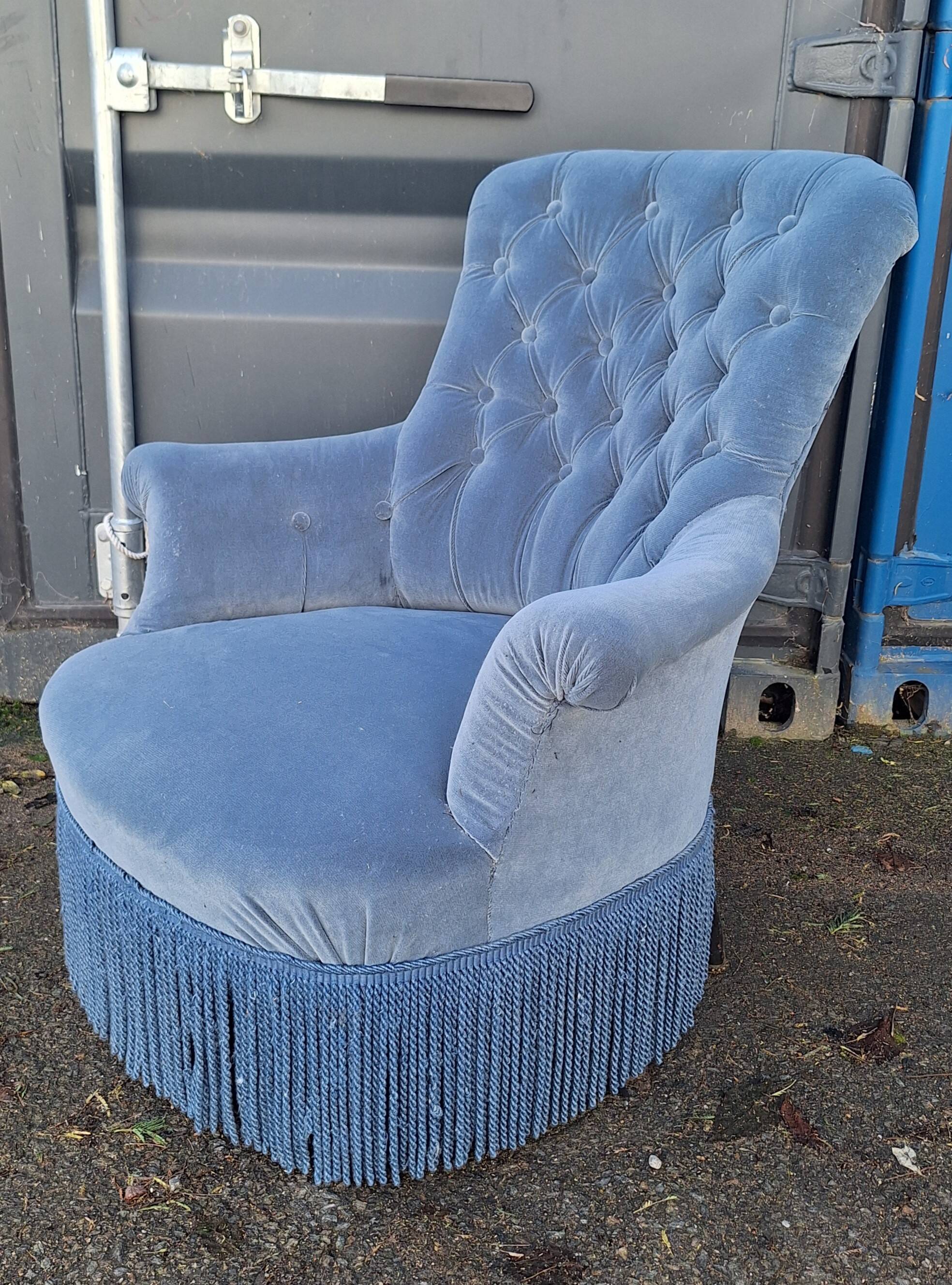 Napoleon III tufted armchair