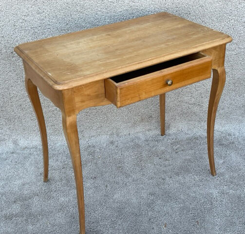 Desk table
