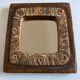 Miroir arts & crafts 1970 en résine incisée