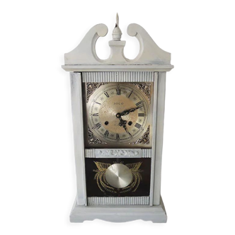 Old pendulum clock to pode or hang