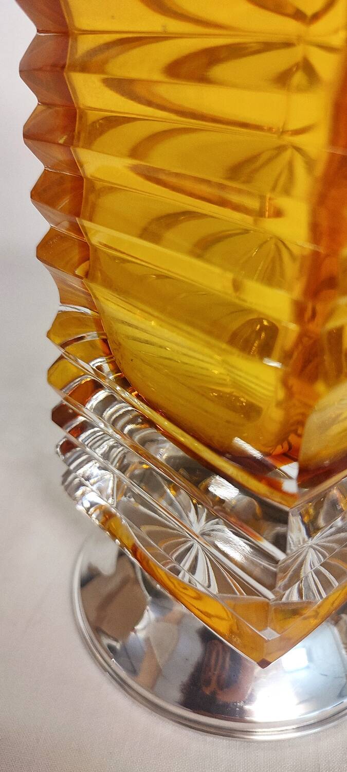 Jarrón de cristal con base de plata. Italia, 1970s