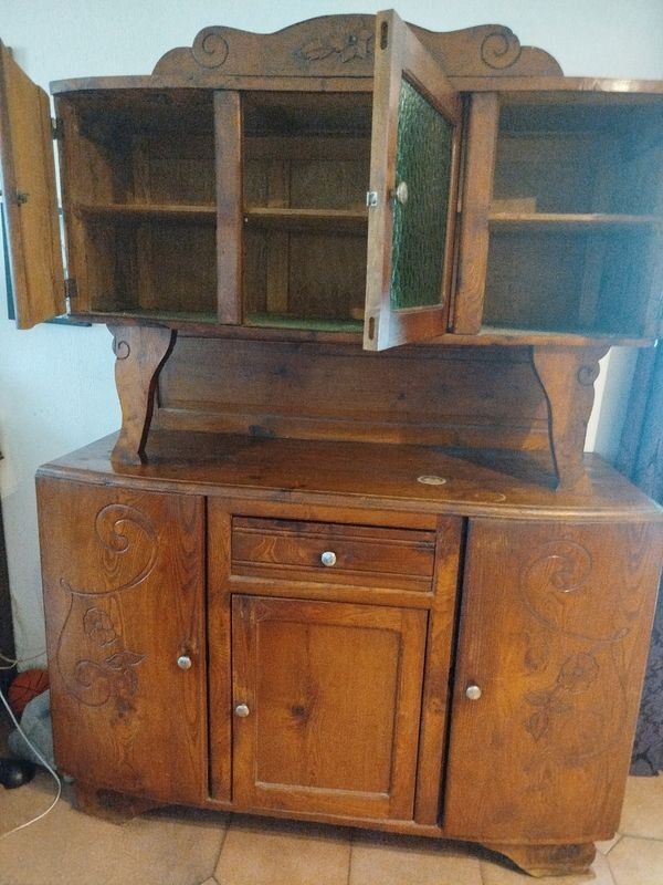 Old buffet
