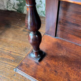 Elégante étagère murale victorienne en acajou. Fin XIXe