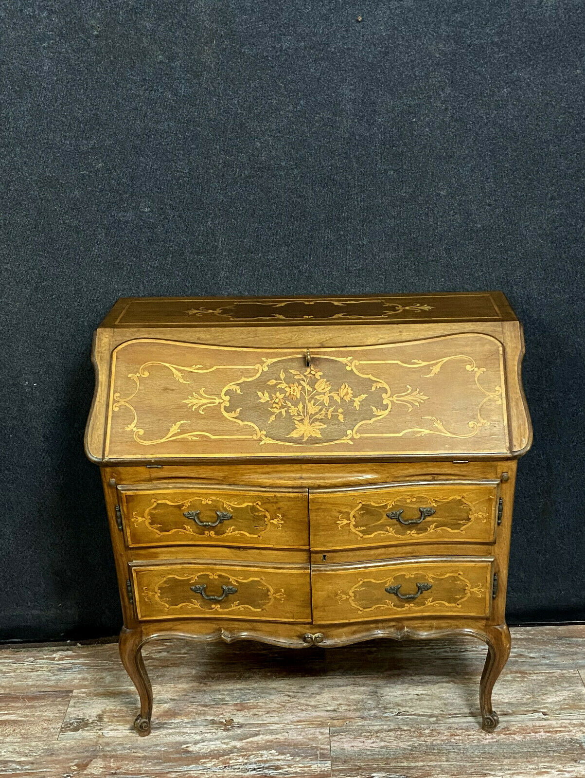 Dresser scriban Louis XV curved a befores in marquèterie