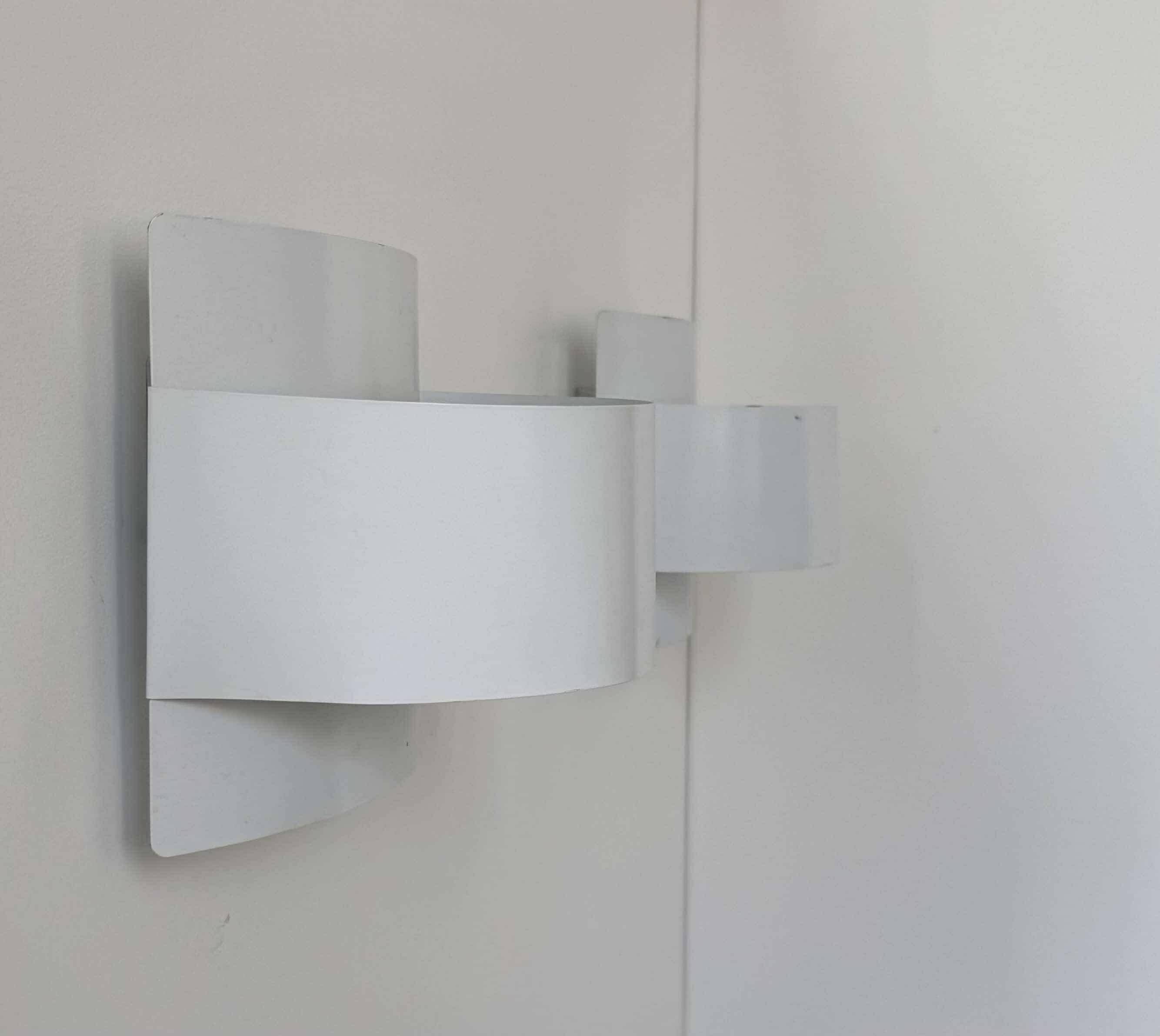 Pair of vintage wall lights, white lacquered metal, Peter Celsing Sweden 1960