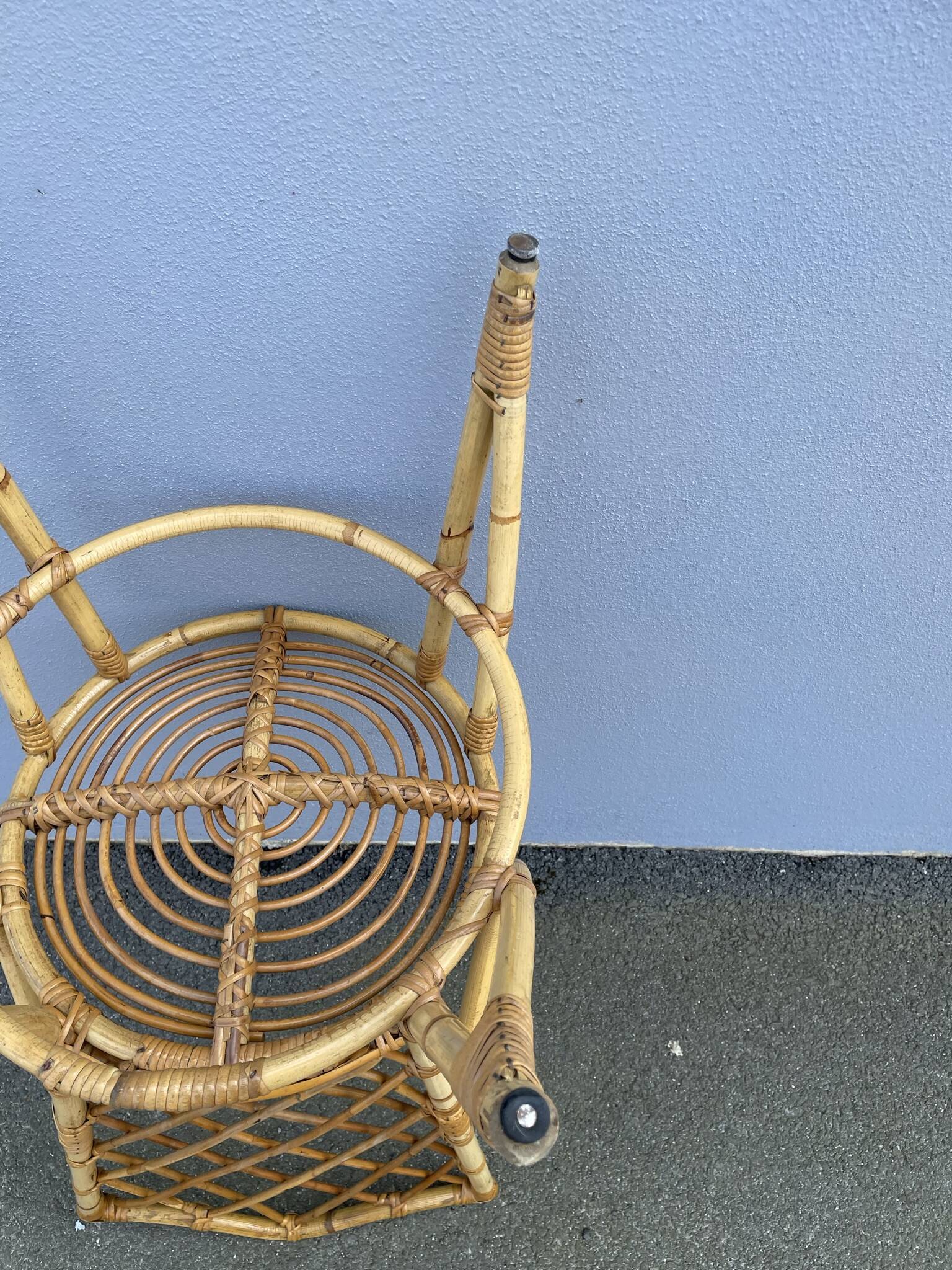 Chaises en rotin  à croisillons
