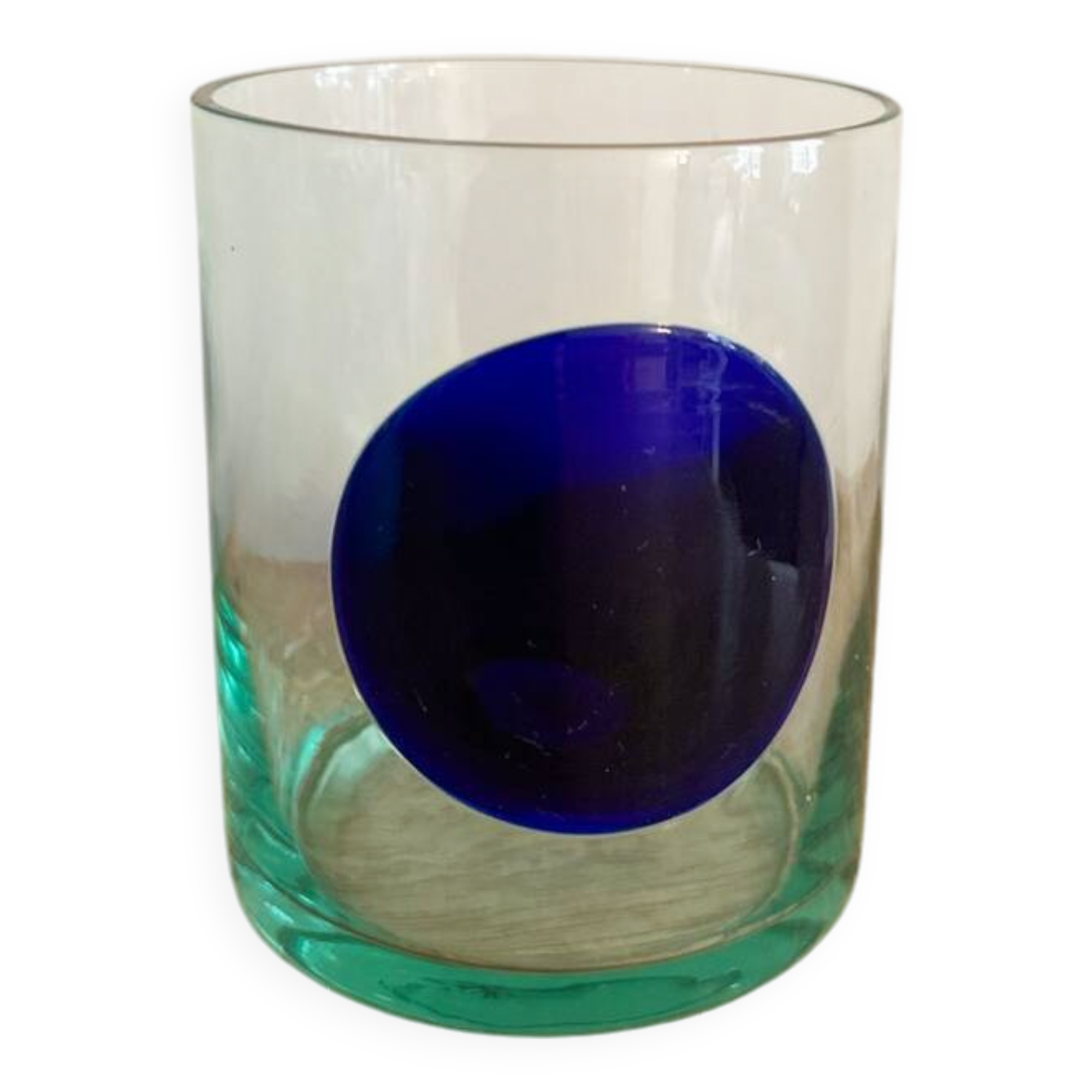 Verre soufflé artisanal avec insert bleu