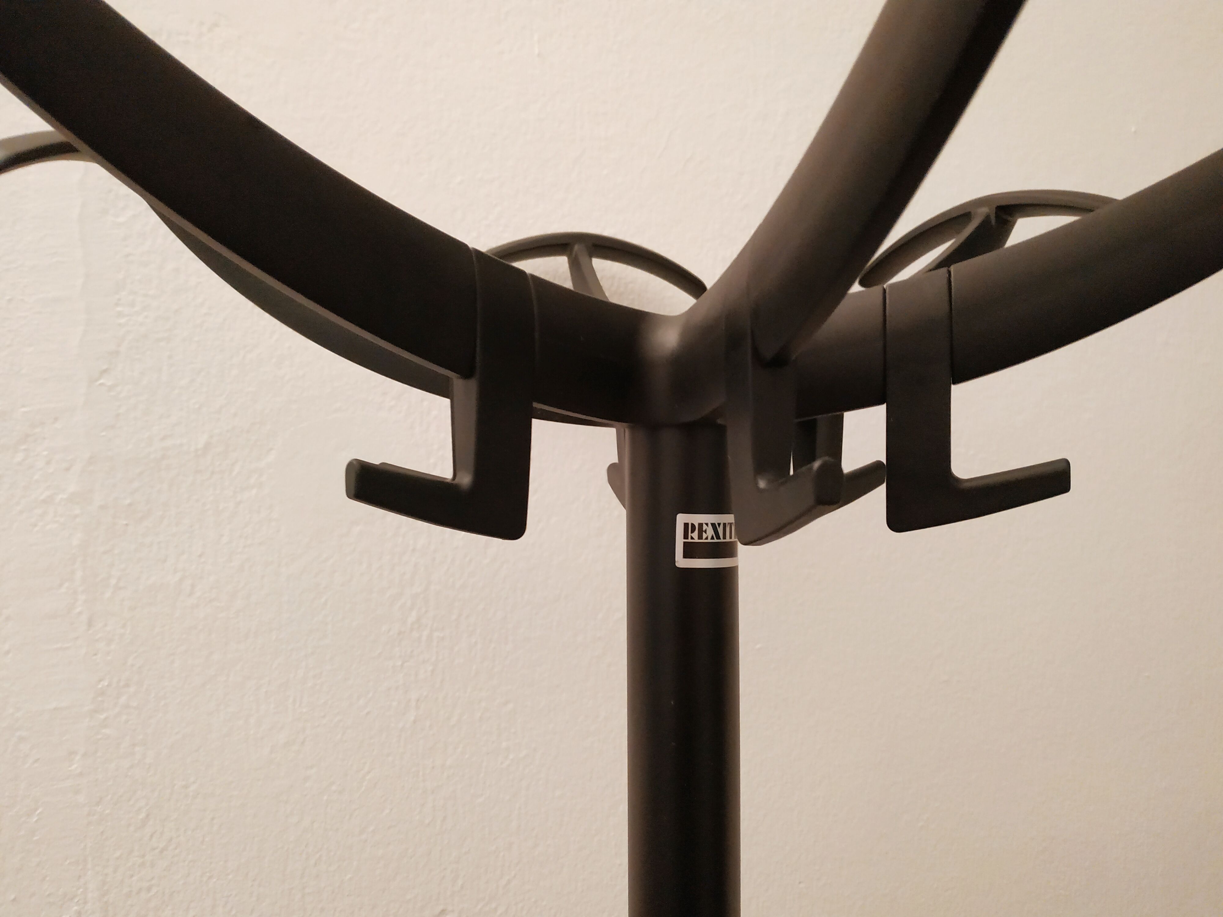 Raul Barbieri's Doppiopetto coat rack for Rexite, 1992