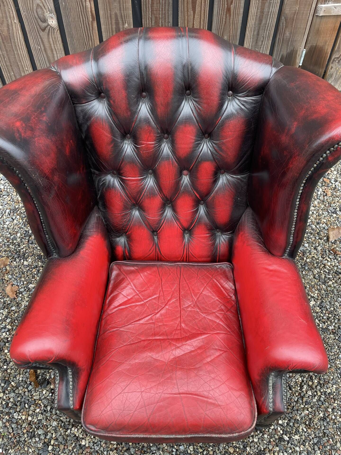 PAXTON Chesterfield-style armchair