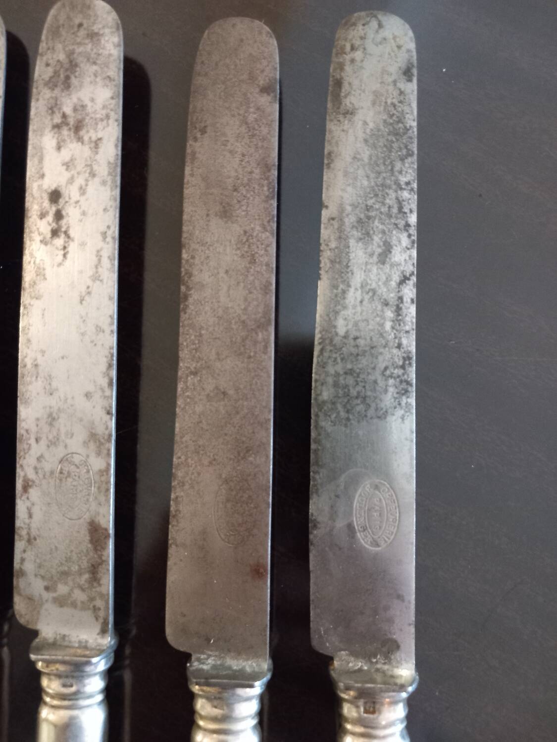 6 couteaux de table .19ème.