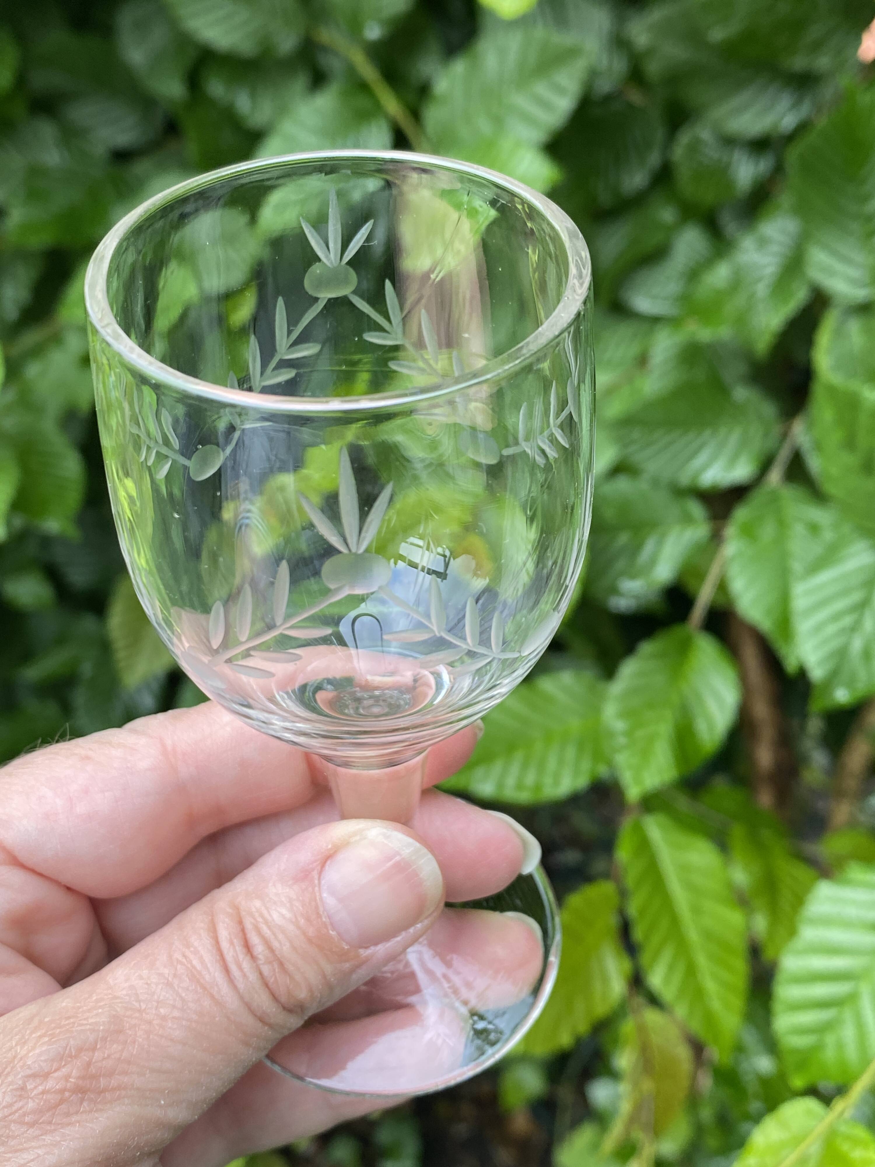 Set de 6 verres vin blanc gravés