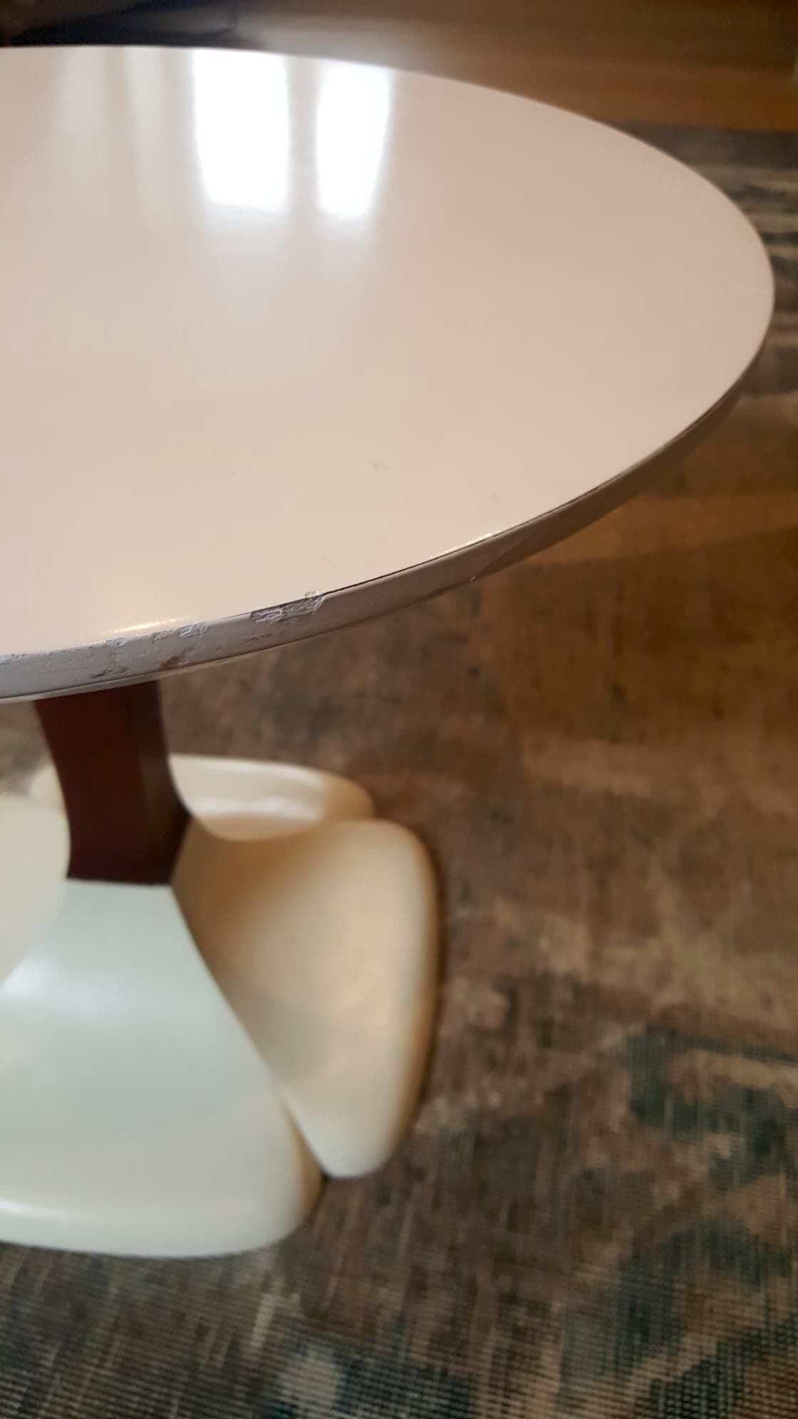 Round coffee table 70s