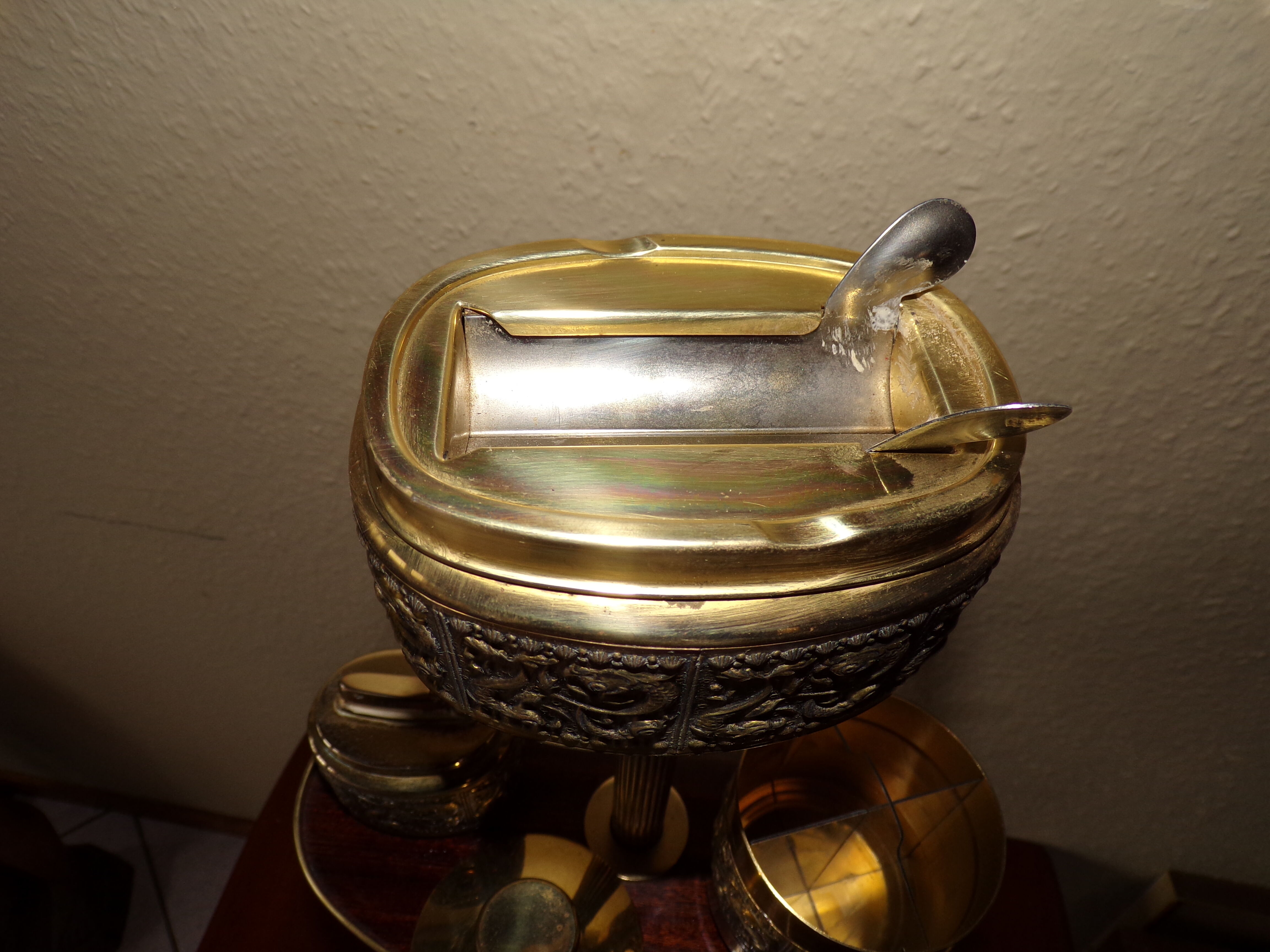 Ashtray on foot vintage, gold metal, tablet in formica 60/70