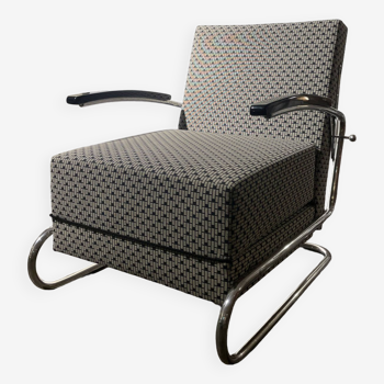 Fauteuil pliant fonctionnaliste