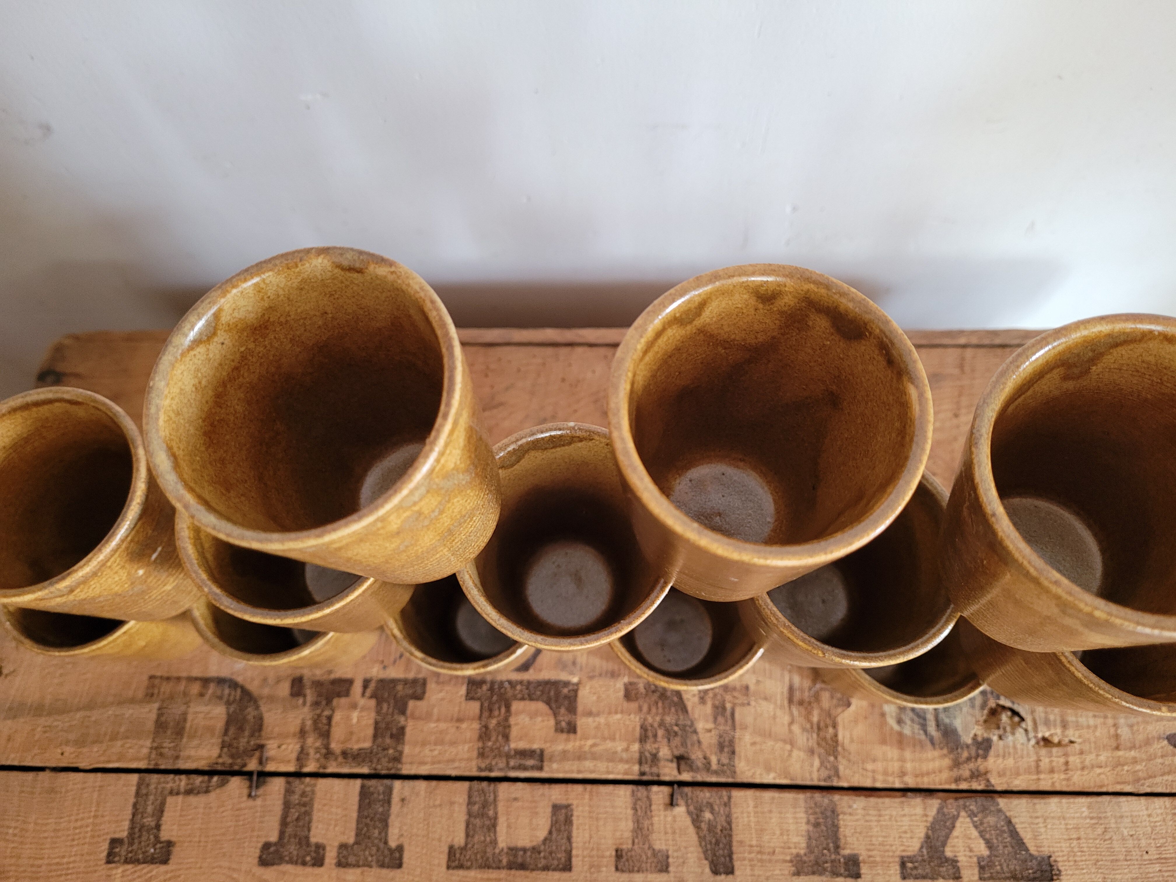 14 cups Digoin sandstone