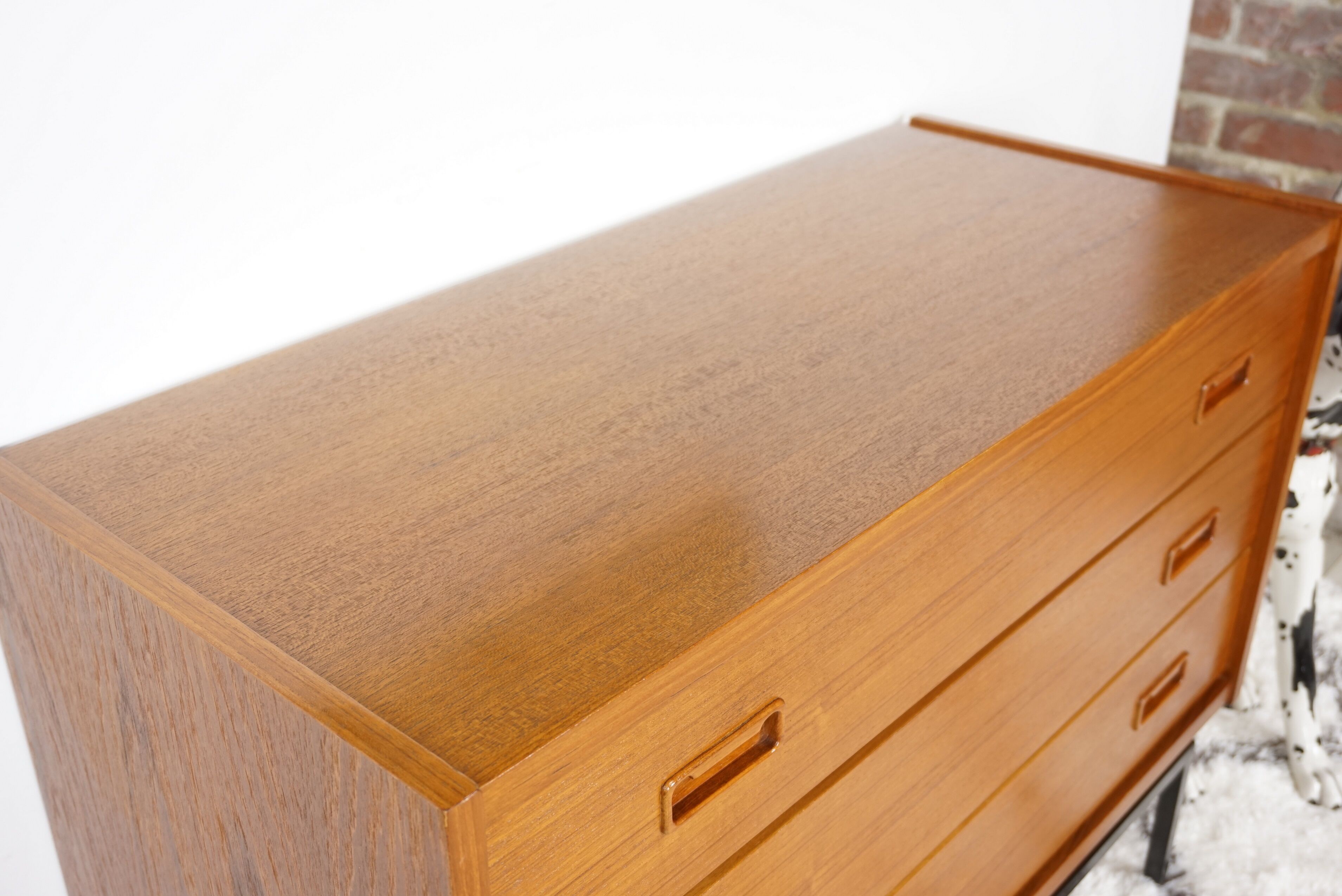 Commode en teck et métal années 60