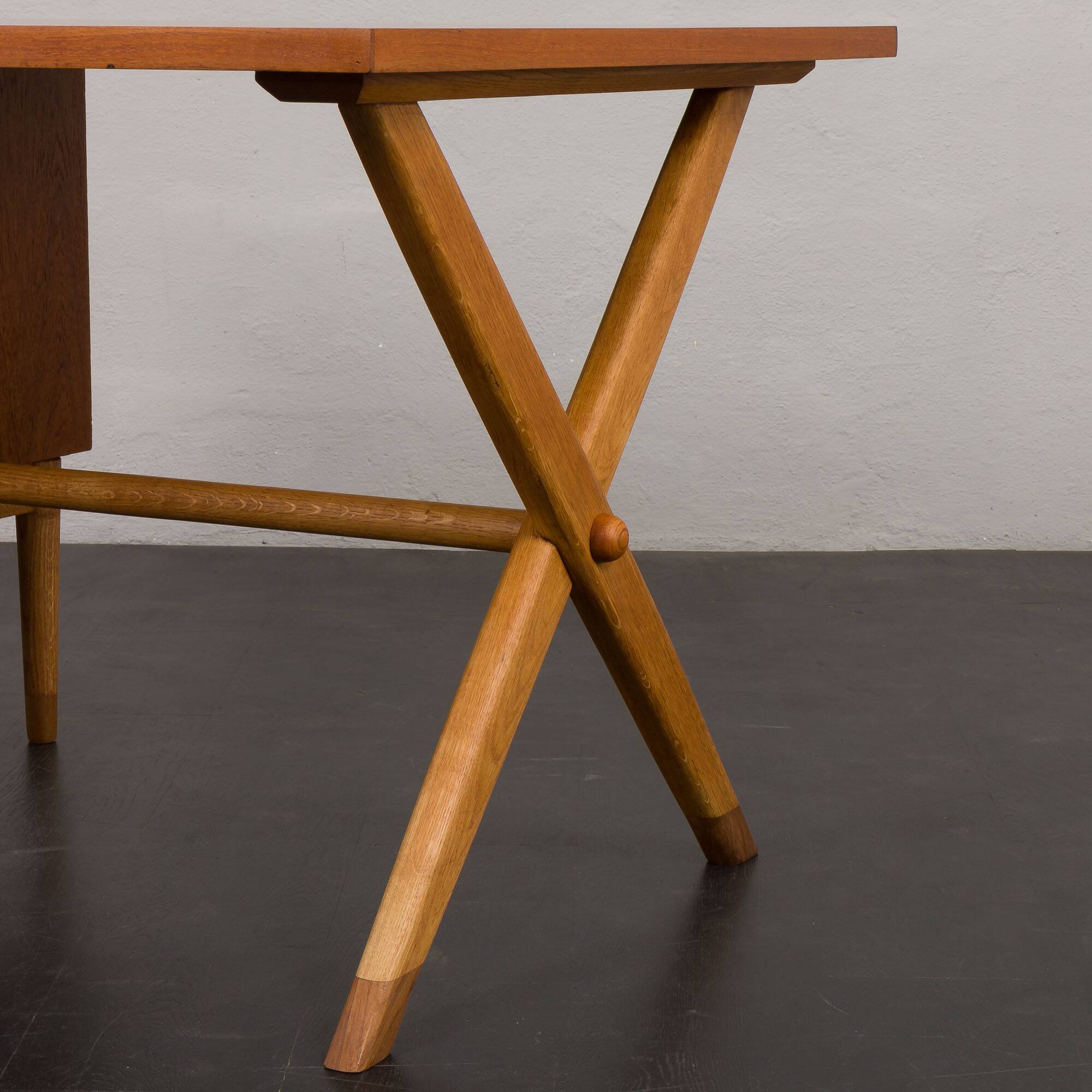 Teak and oak double-sided desk with X-shaped legs