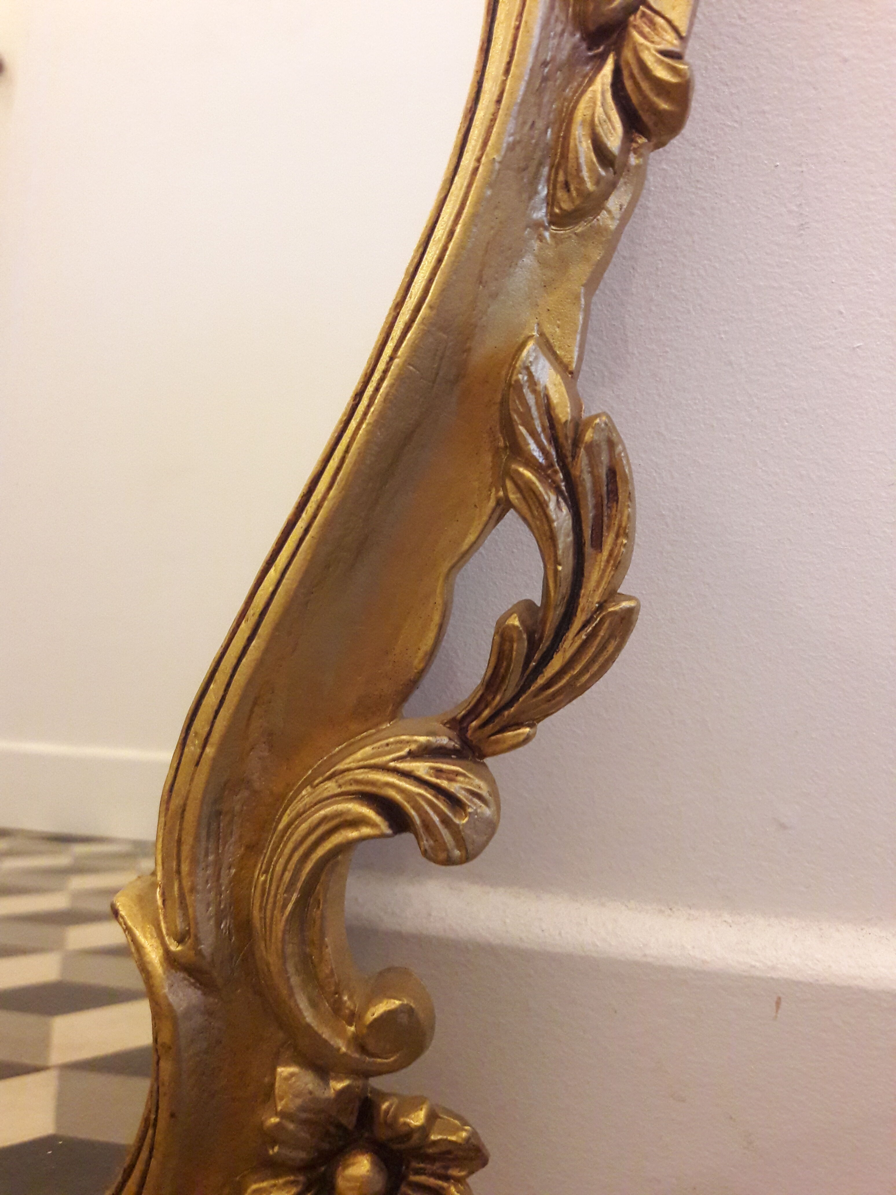 Mirror 47cm x 33cm baroque style oval shape with golden resin frame floral pattern vegetable