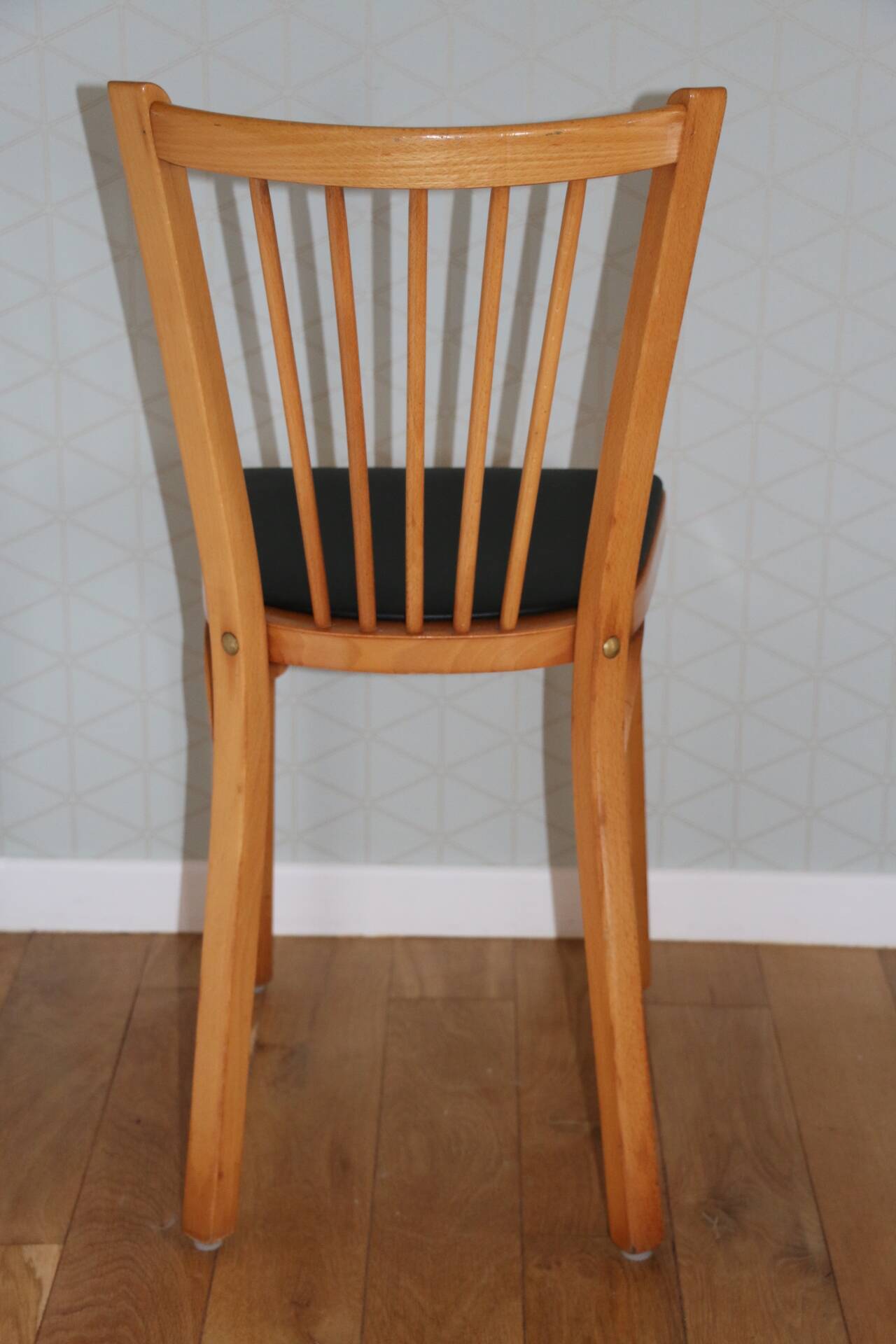 4 BAUMANN N°12 chairs in black skai and light beech