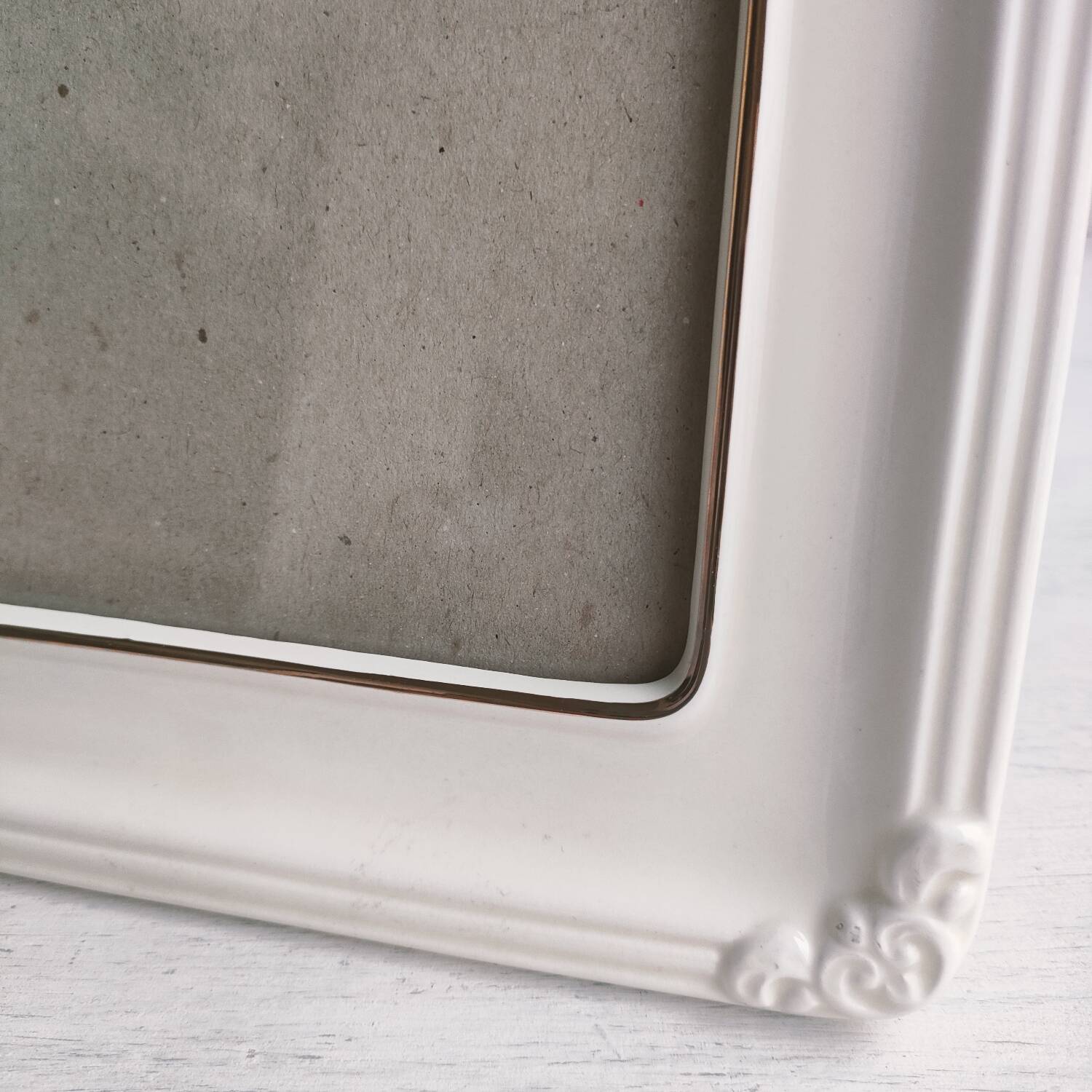 Ivory porcelain photo frame