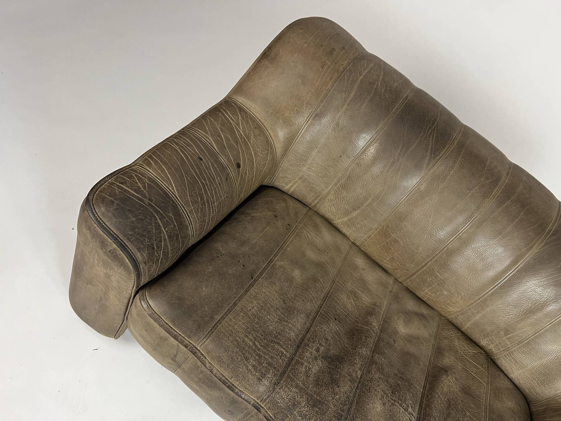 Vintage DS-44 de Sede leather sofa couch buffalo leather 70s
