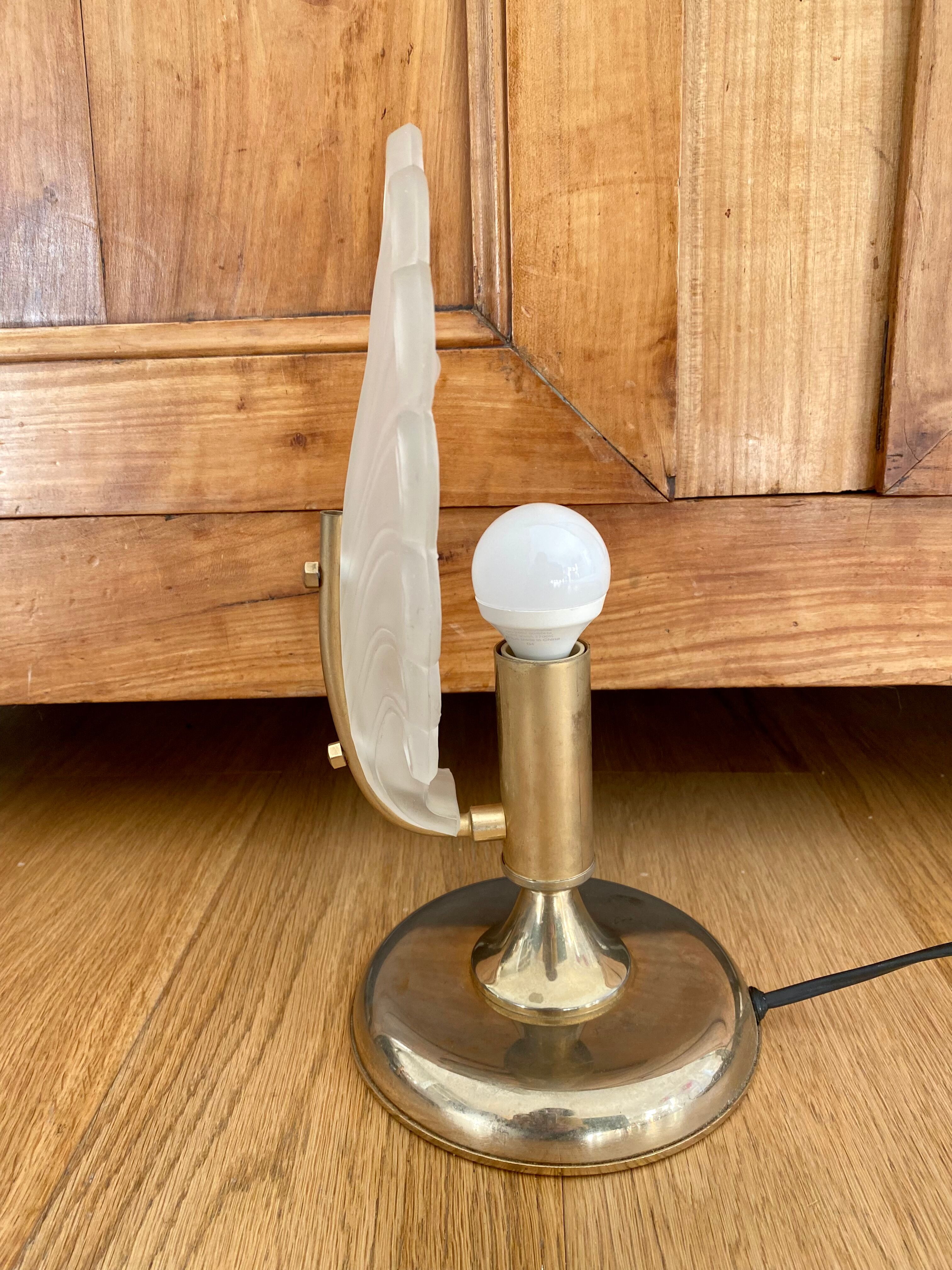 Shell lamp shell frosted glass and art deco brass