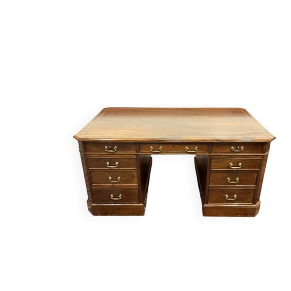 Bureau anglais classique avec chaise de bureau