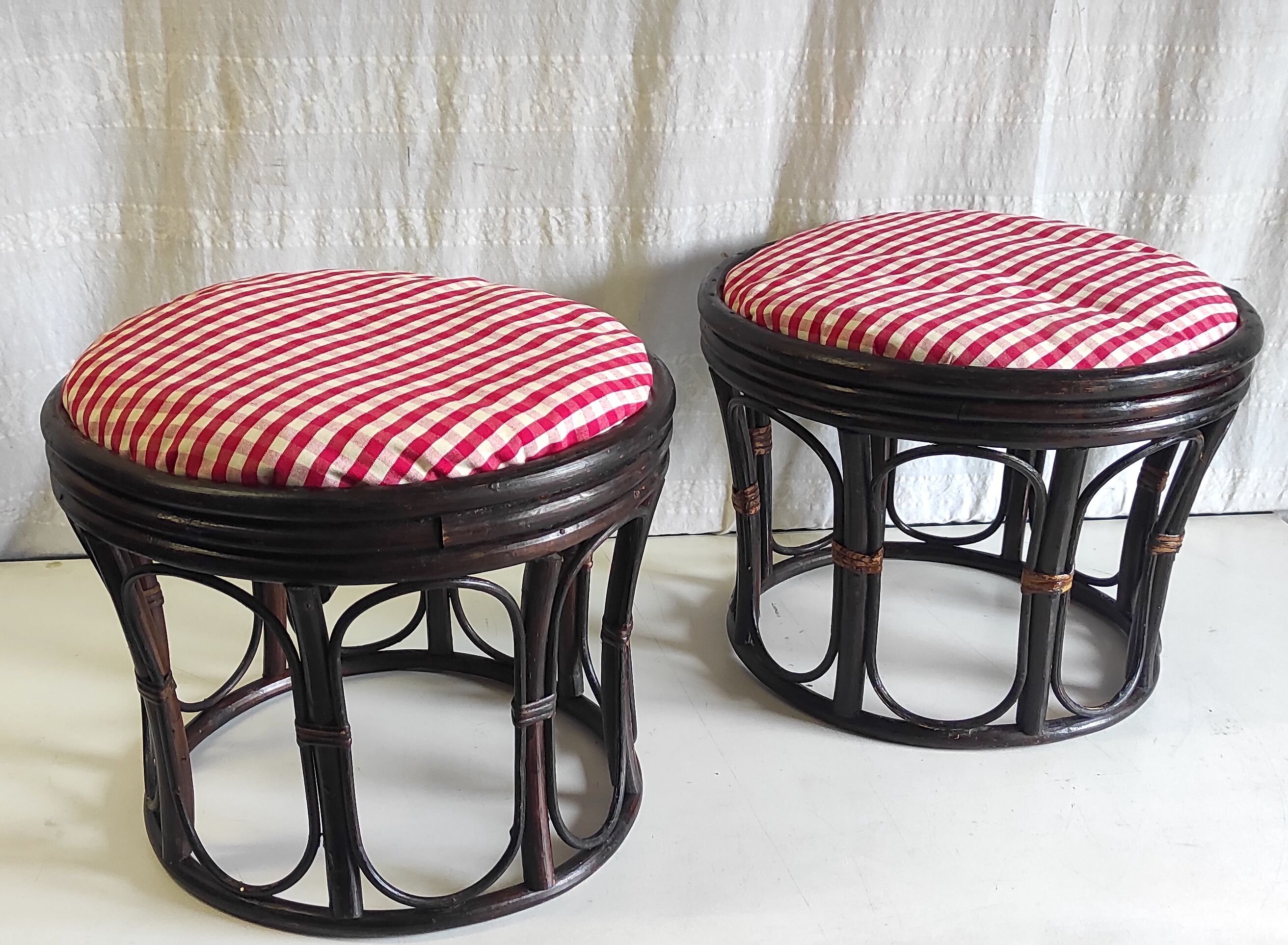 Rattan stool and fabric cushion – 80s/90s