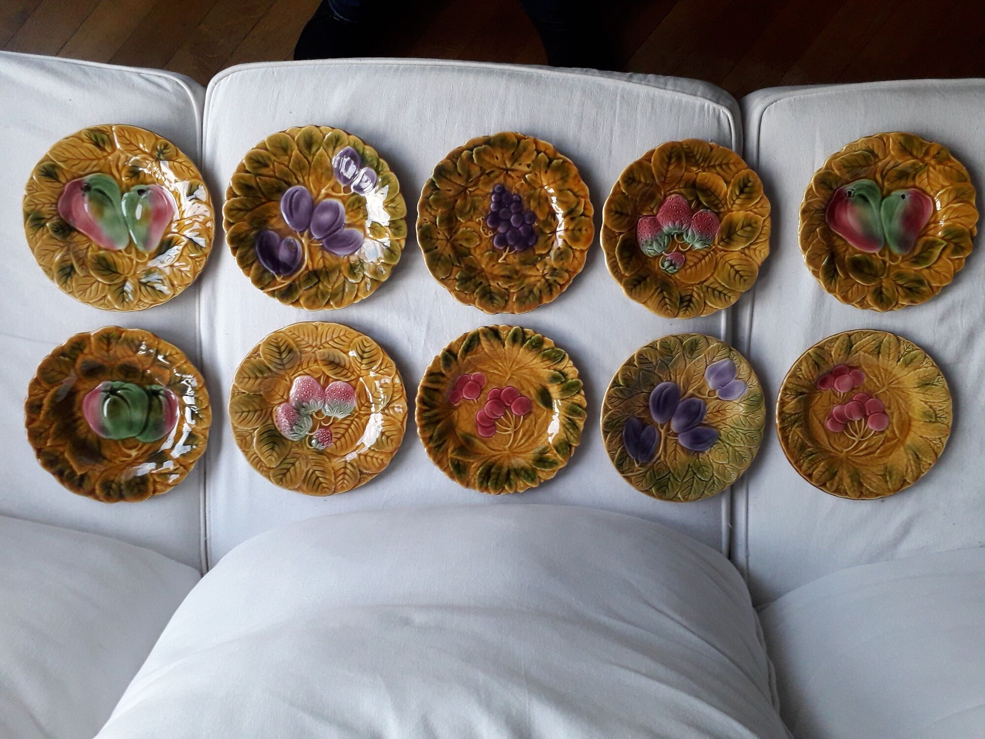 Set of 10 Sarreguemines dessert plates in slurry decorated fruit