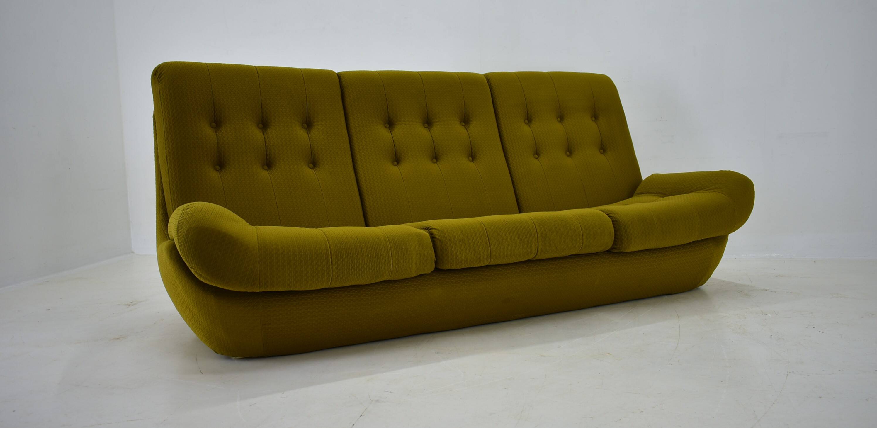 20th Century , Green Atlantis Three seats Sofa, 1960s