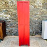 Red cloakroom 1 door