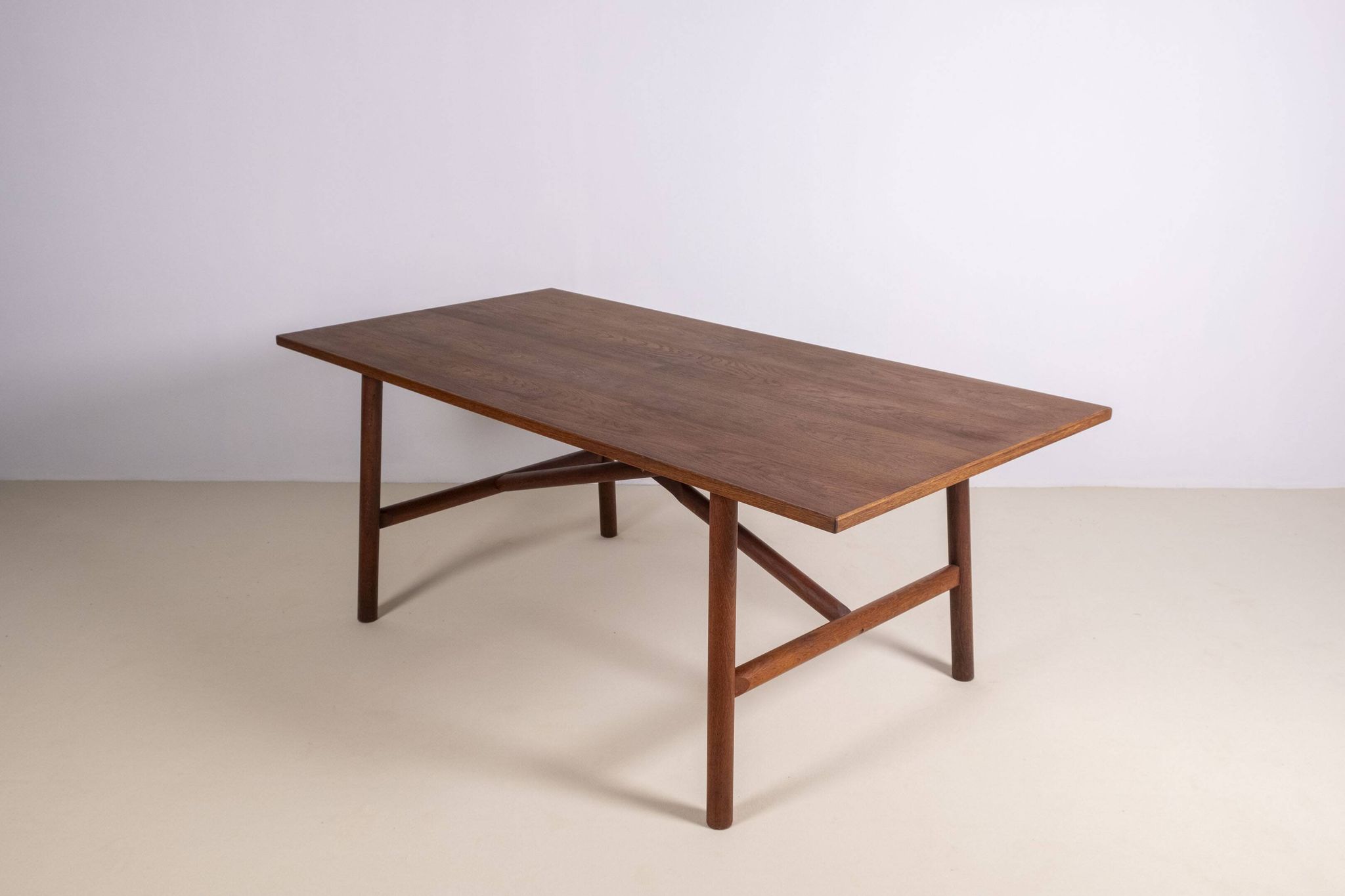 Table à manger en chêne par un ébéniste danois, années 1960, Danemark
