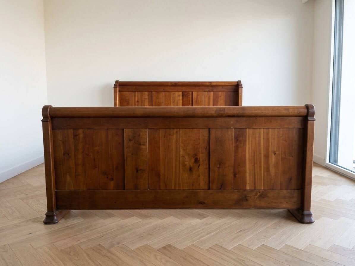 Double bed 160 cm in solid walnut with electric mattress base.