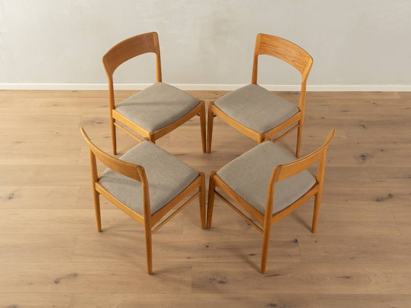 1960s dining chairs, Henning Kjærnulf
