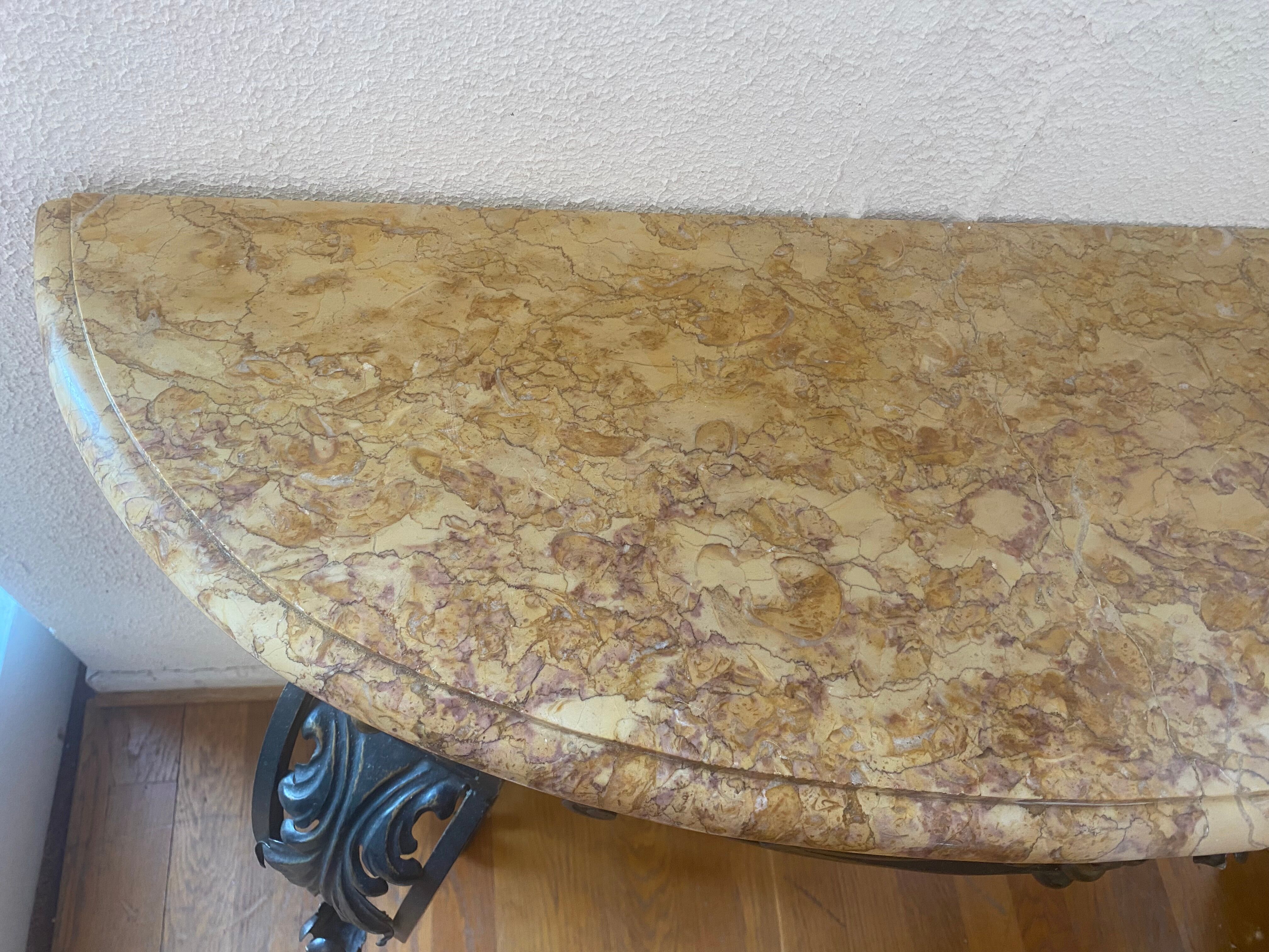 Console en fer forgé de style Louis XV, avec son marbre