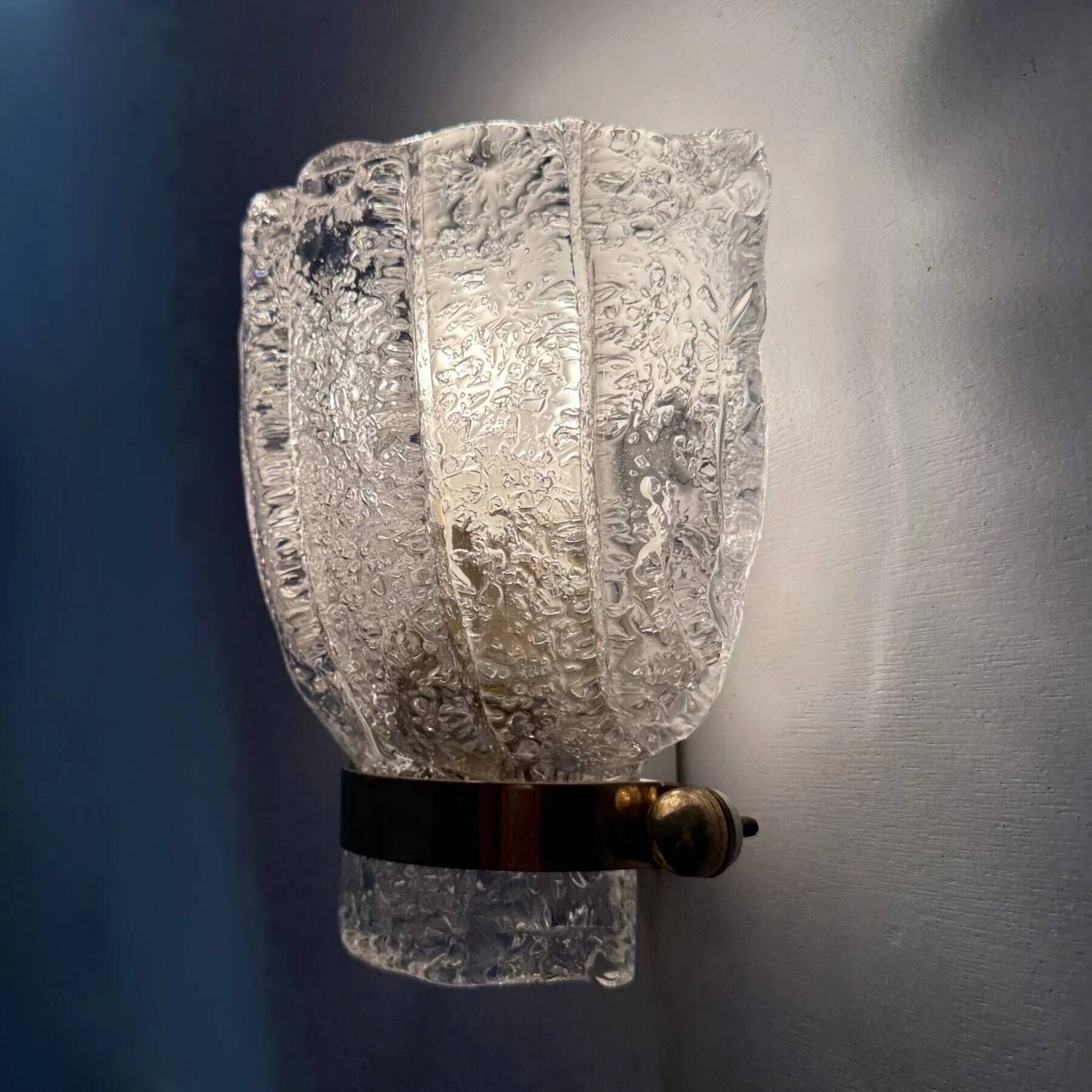 Vintage Hillebrand wall lamp ice glass with brass, 1970s Germany