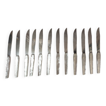 12 couteaux nacre début milieu XXème