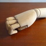 Articulated hand in raw wood