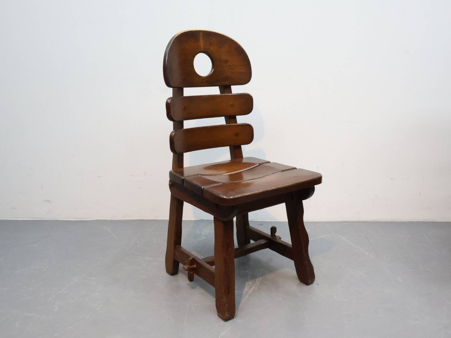 Brutalist fishbone stoelen eikenhout Jaren 70