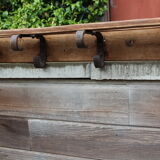 Old workshop coat hanger at 6 patères