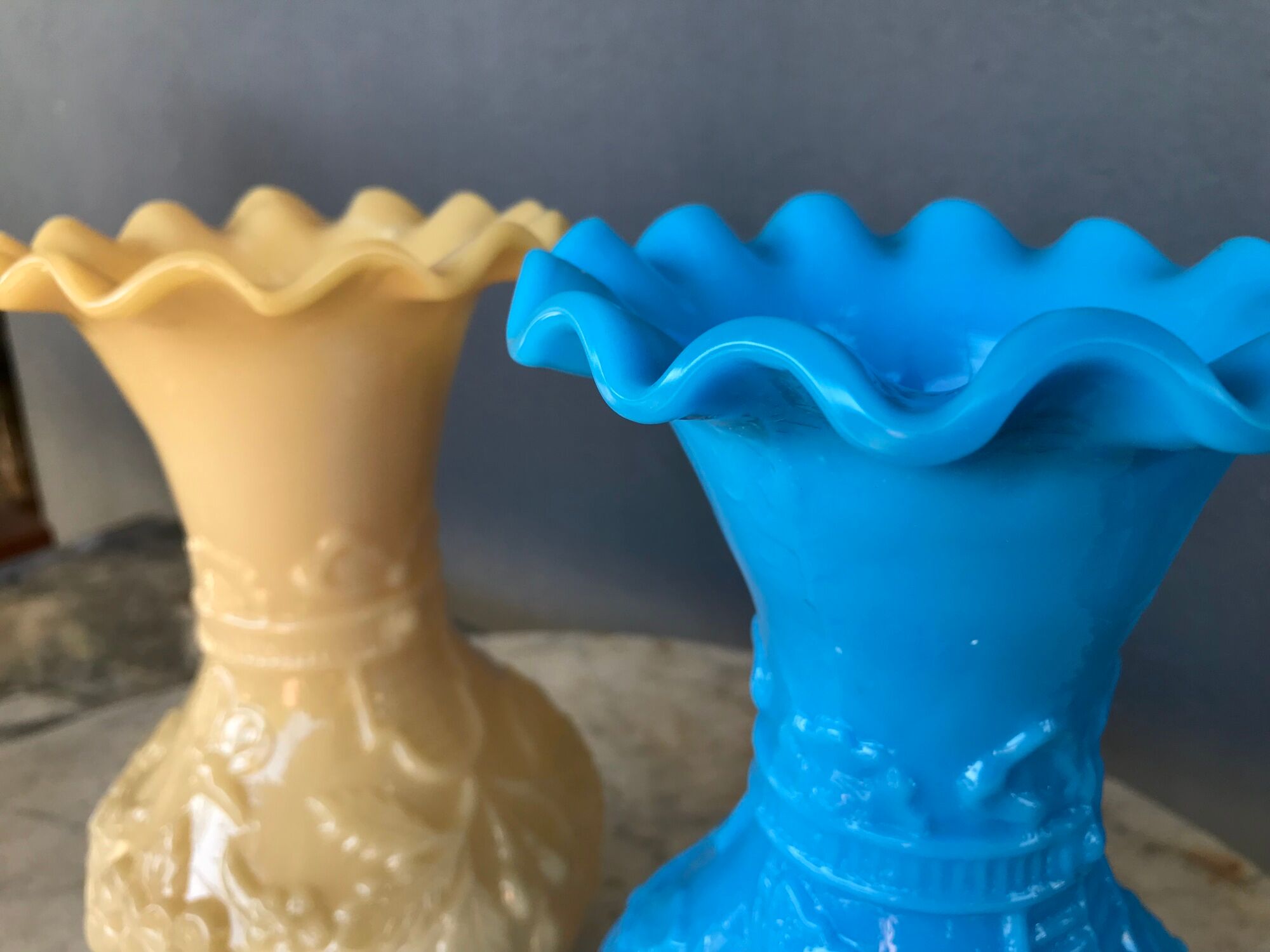 Paire de vases opaline de foire début XX