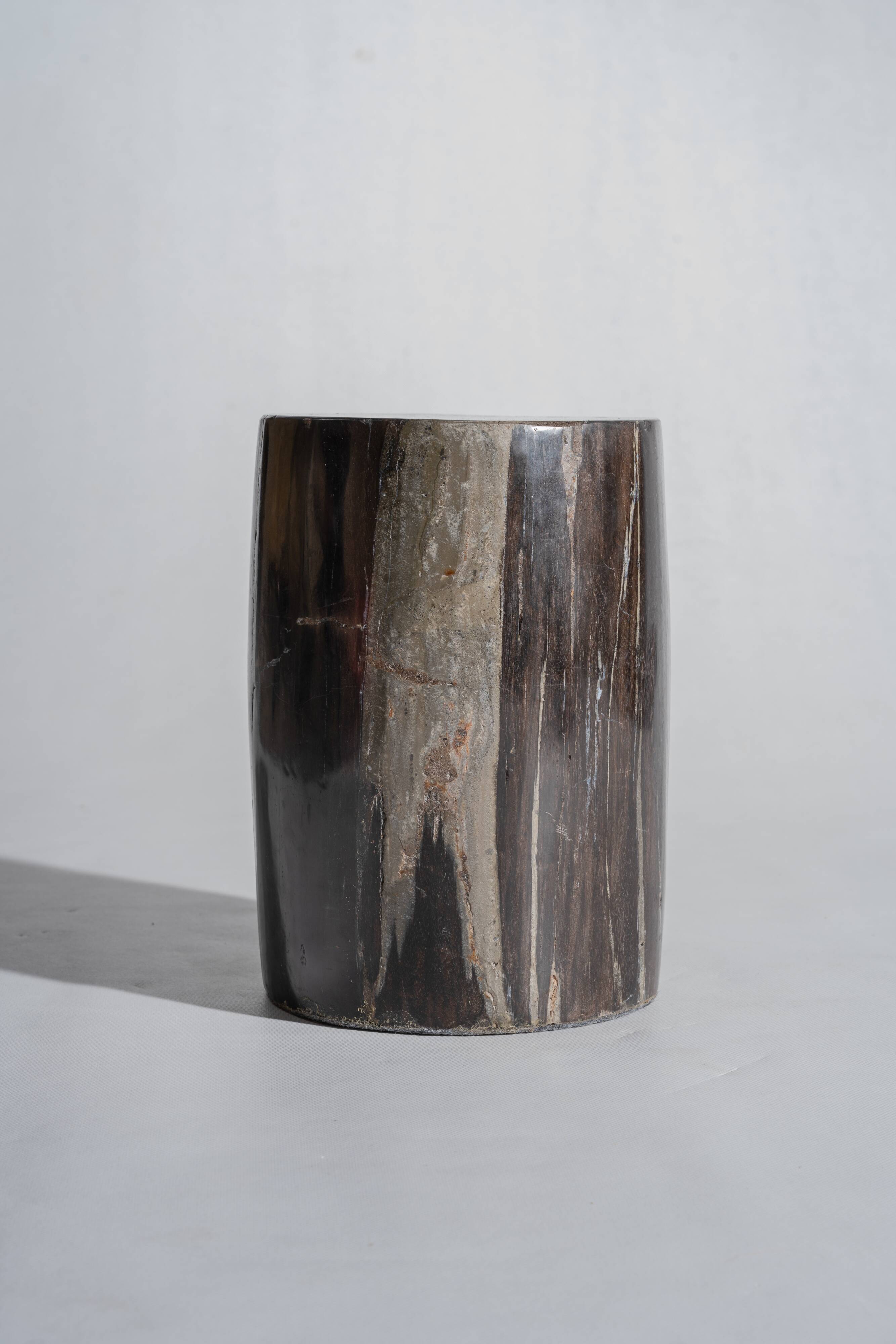 Side table in black petrified wood with light streaks h: 27,5cm d:18,5cm