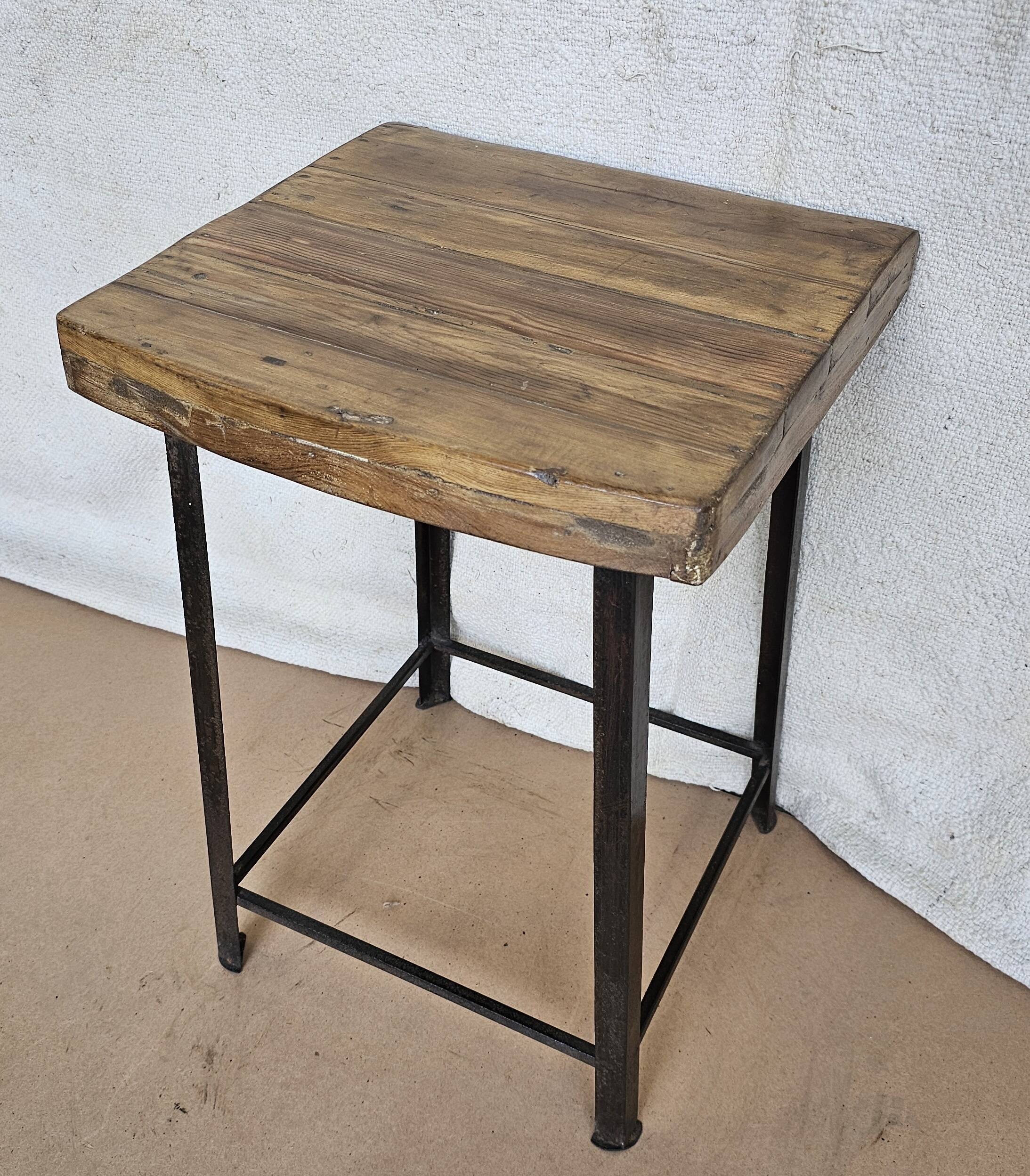 Old workshop stool in wood + wrought iron