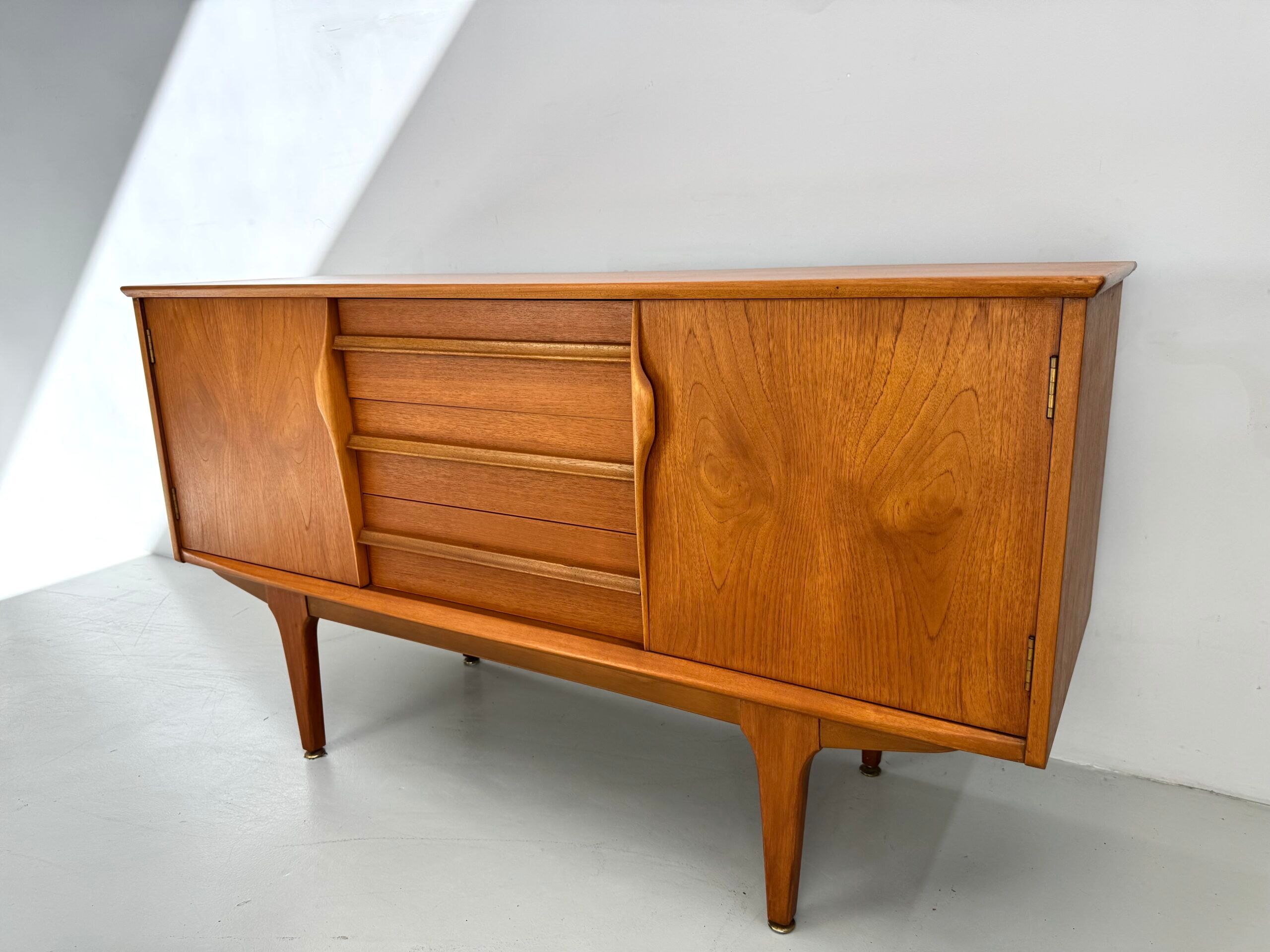 Buffet vintage Jentique.