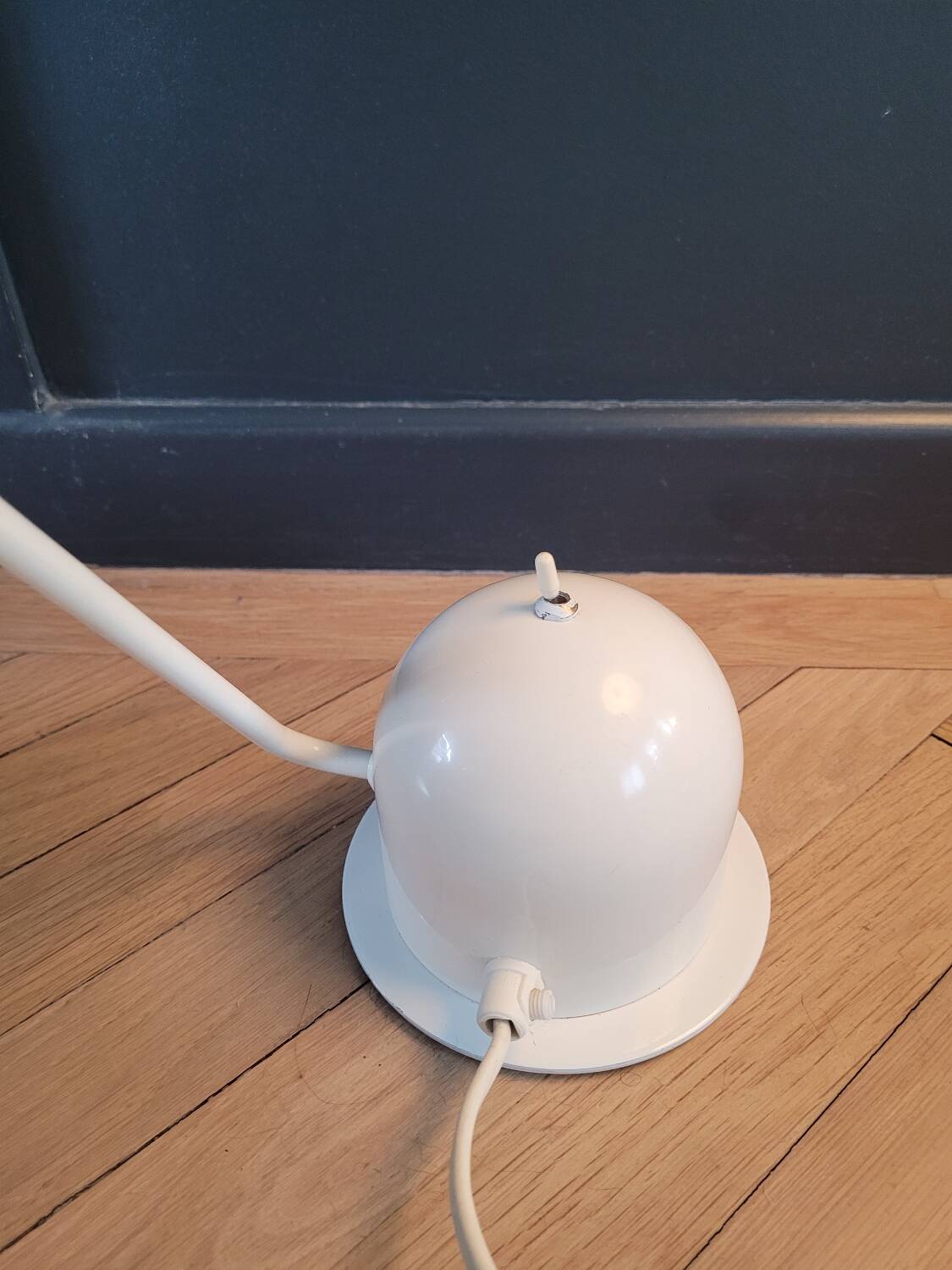 Vintage articulated desk lamp in white lacquer