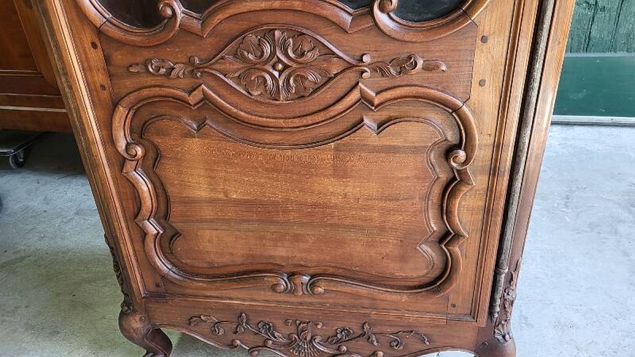 Vitrine style louis xv 1 porte en merisier
